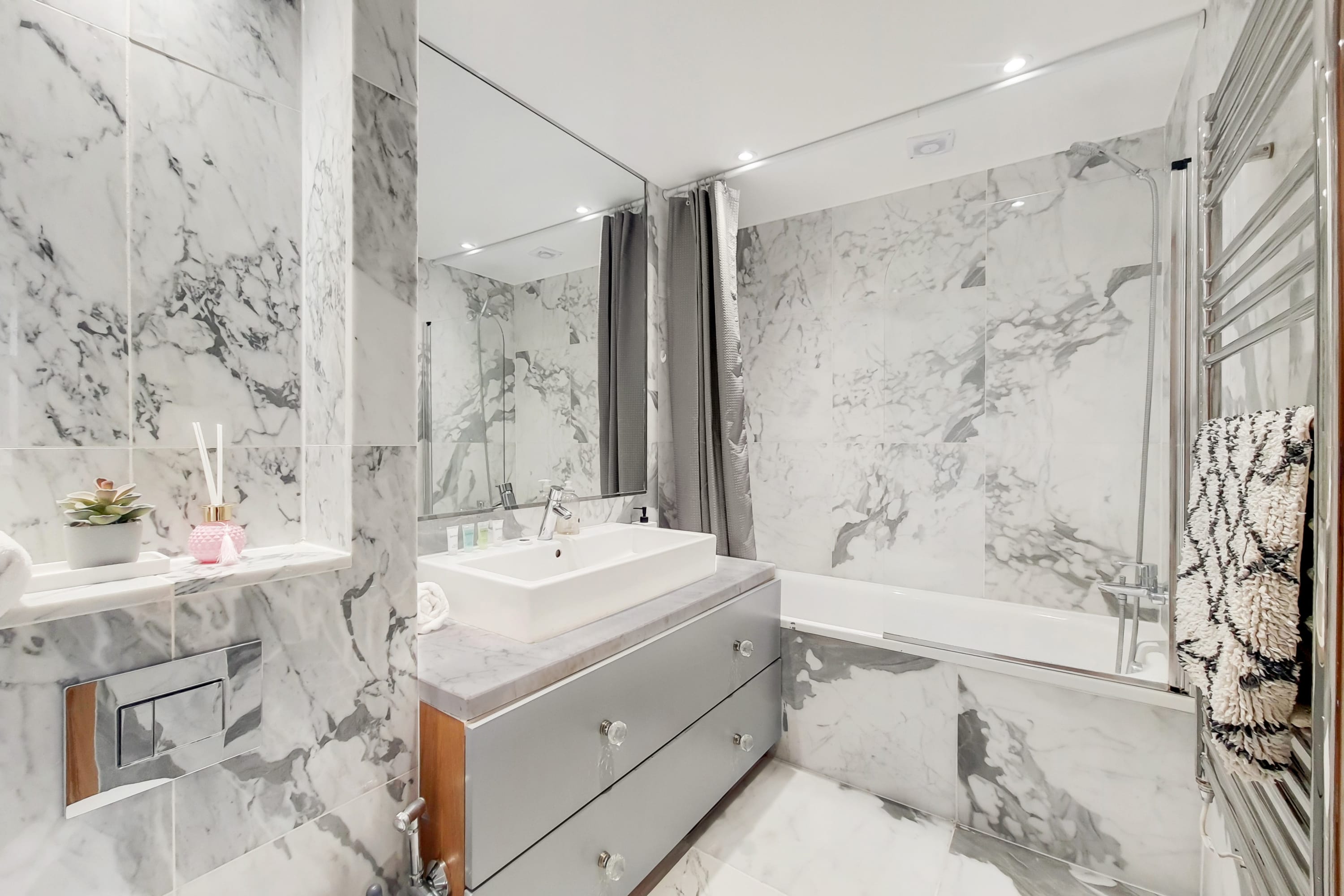 Spacious Knightsbridge Apartment Near Harrods in Brompton Road 88 SW3 1ES - Property image 7 - VivreStays
