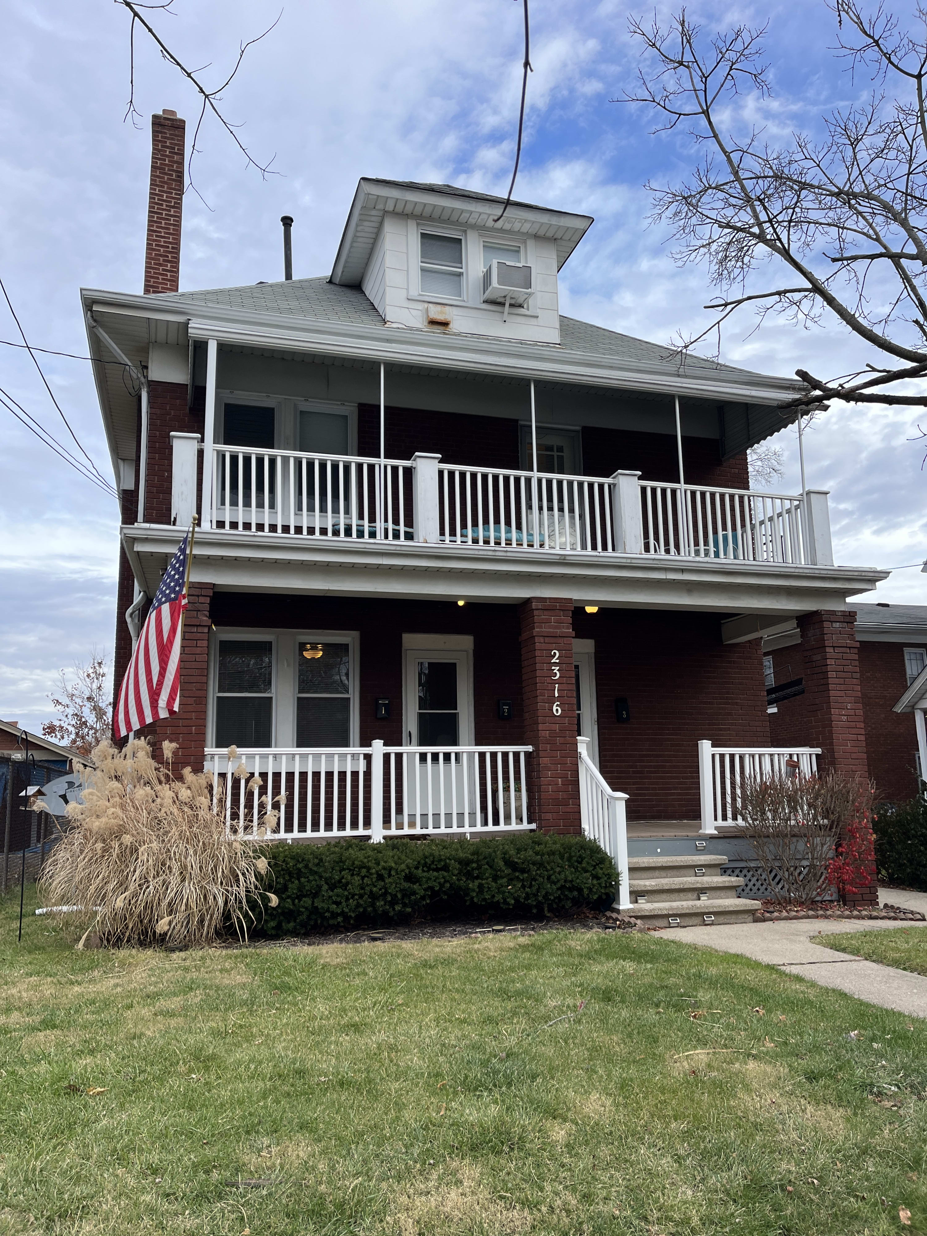 Hudson #1, Private Two Bed Near Xavier & Downtown - Ohio