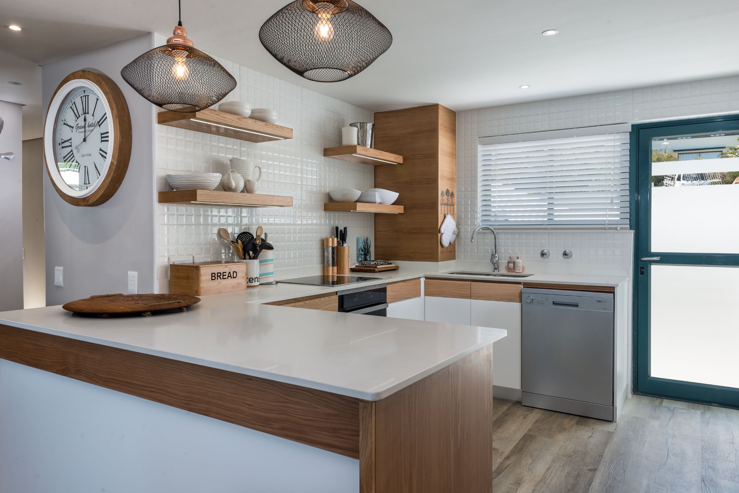 Stylish and Secure Camps Bay Holiday Apartment 9 Nautica 10