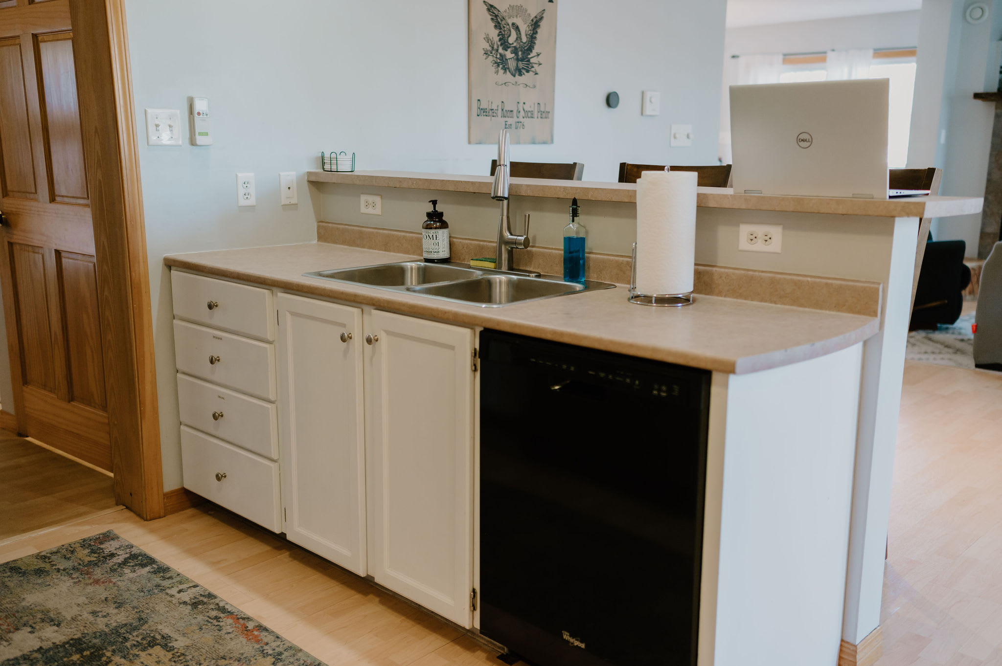 Spacious & fully stocked kitchen