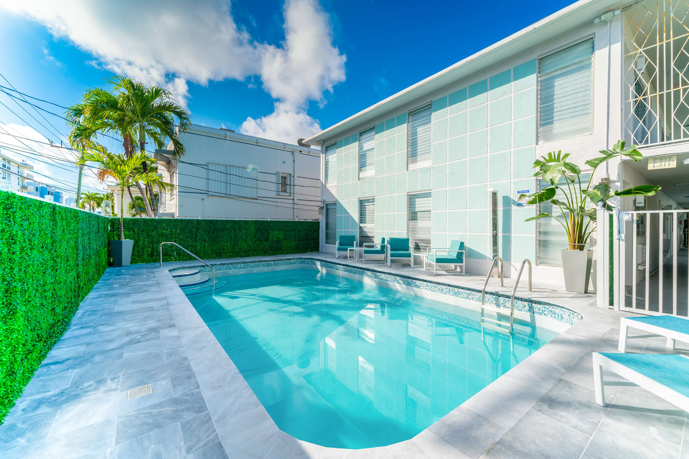 Praia 2br Deluxe Apartment Wifi & Parking Free - Bahamas