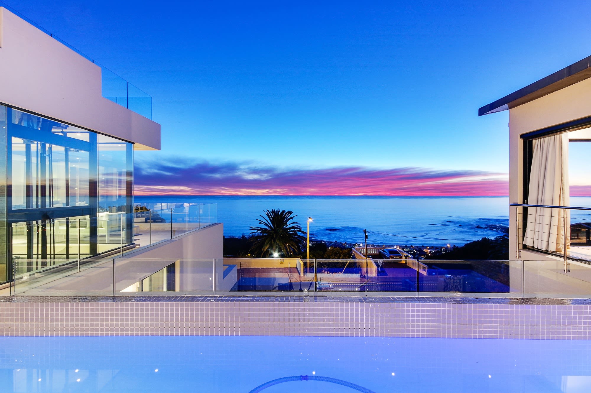 Spectacular Holiday Villa w Private Pool Gym Prima Views | Photo 2