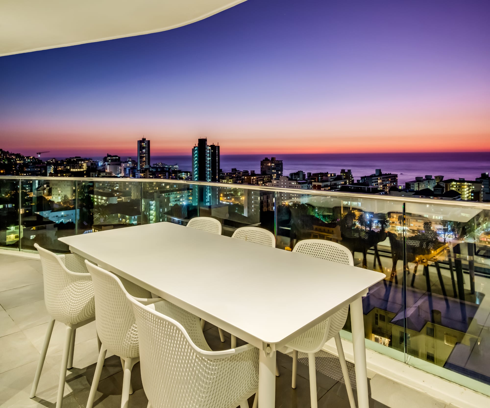 Similar Property Penthouse in Sea Point with Unbelievable Views Attique Vue
