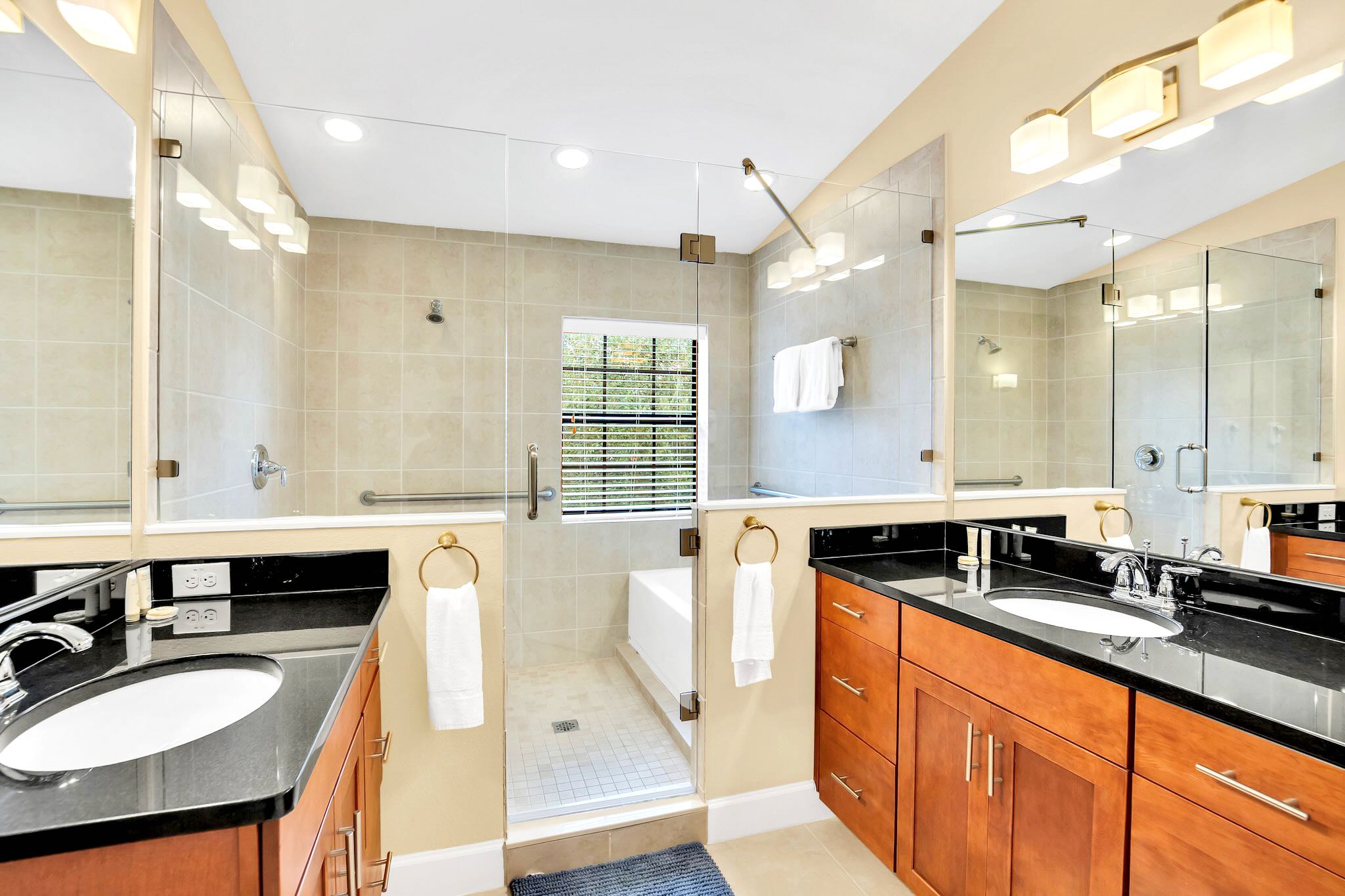 4BR Townhome Near Disney Pool Access | Photo 4