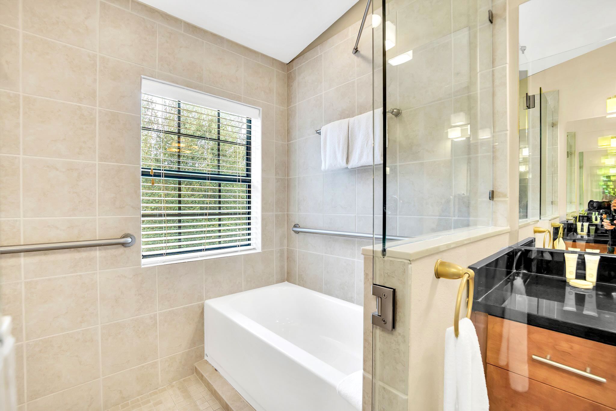 4BR Townhome Near Disney Pool Access | Photo 16