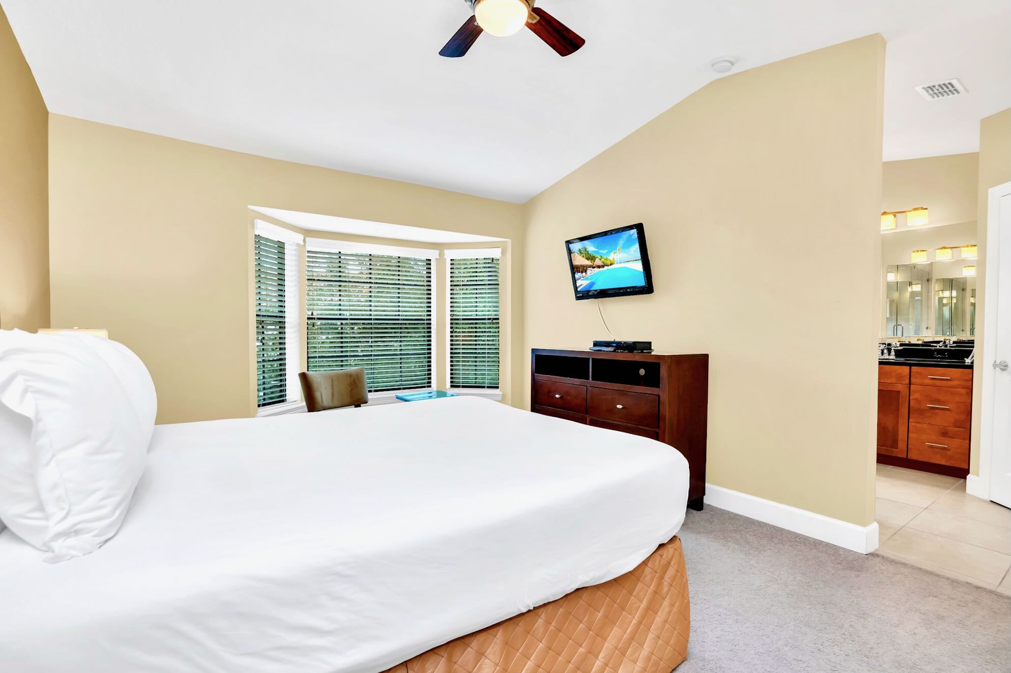 4BR Townhome Near Disney Pool Access | Photo 14