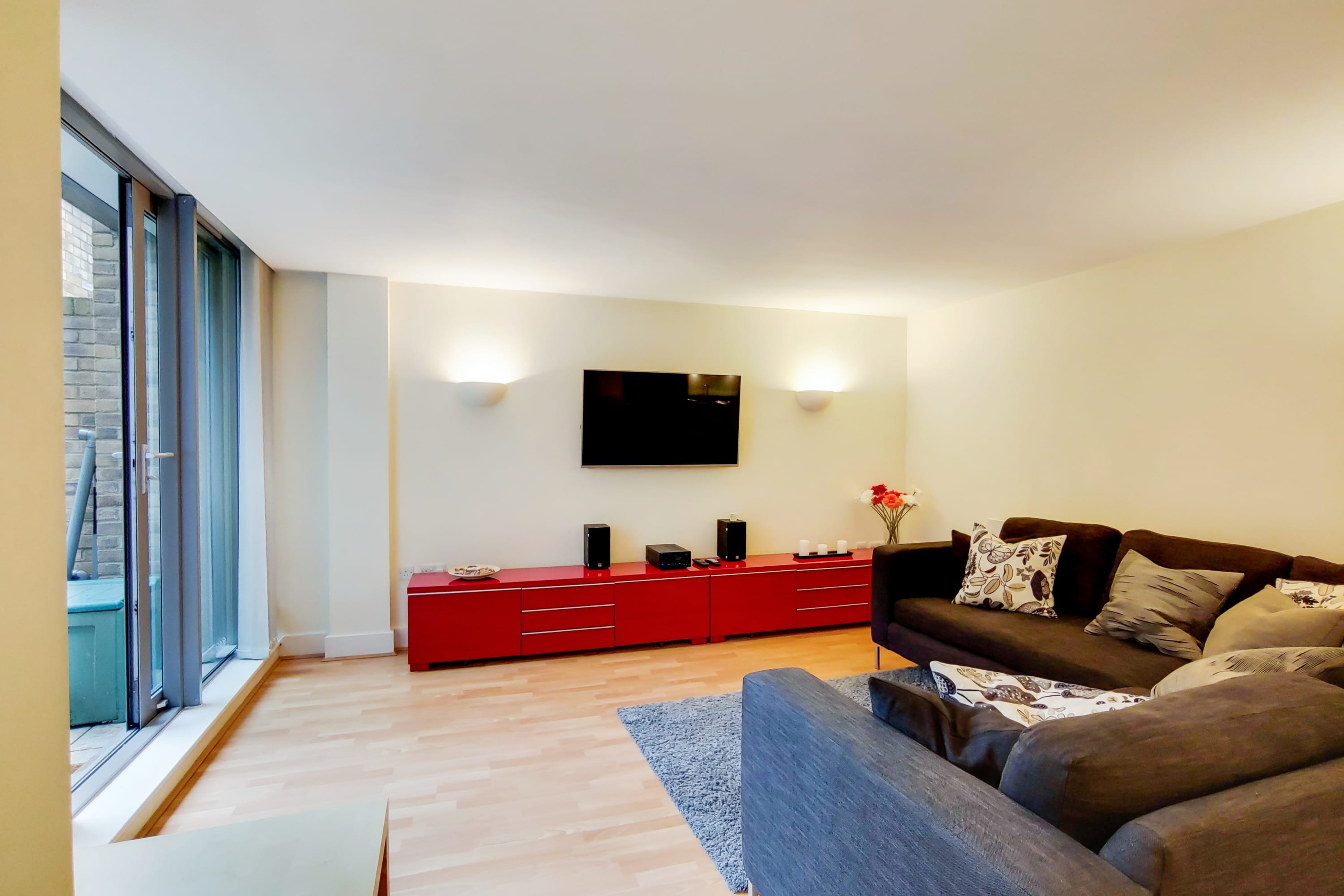 Charming 2-Bed Apartment near King's Cross Station - Photo 2