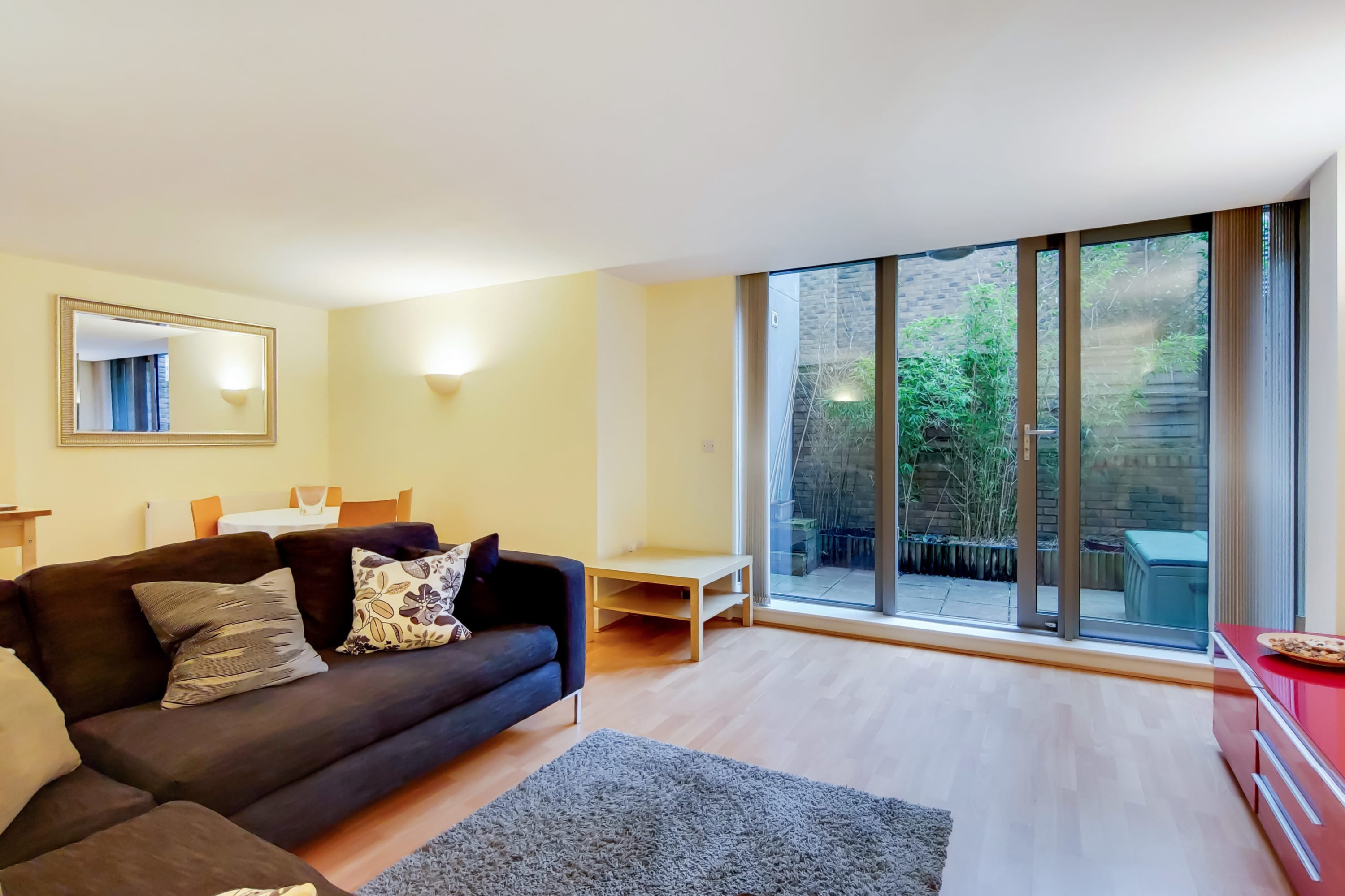 Charming 2-Bed Apartment near King's Cross Station - Photo 3