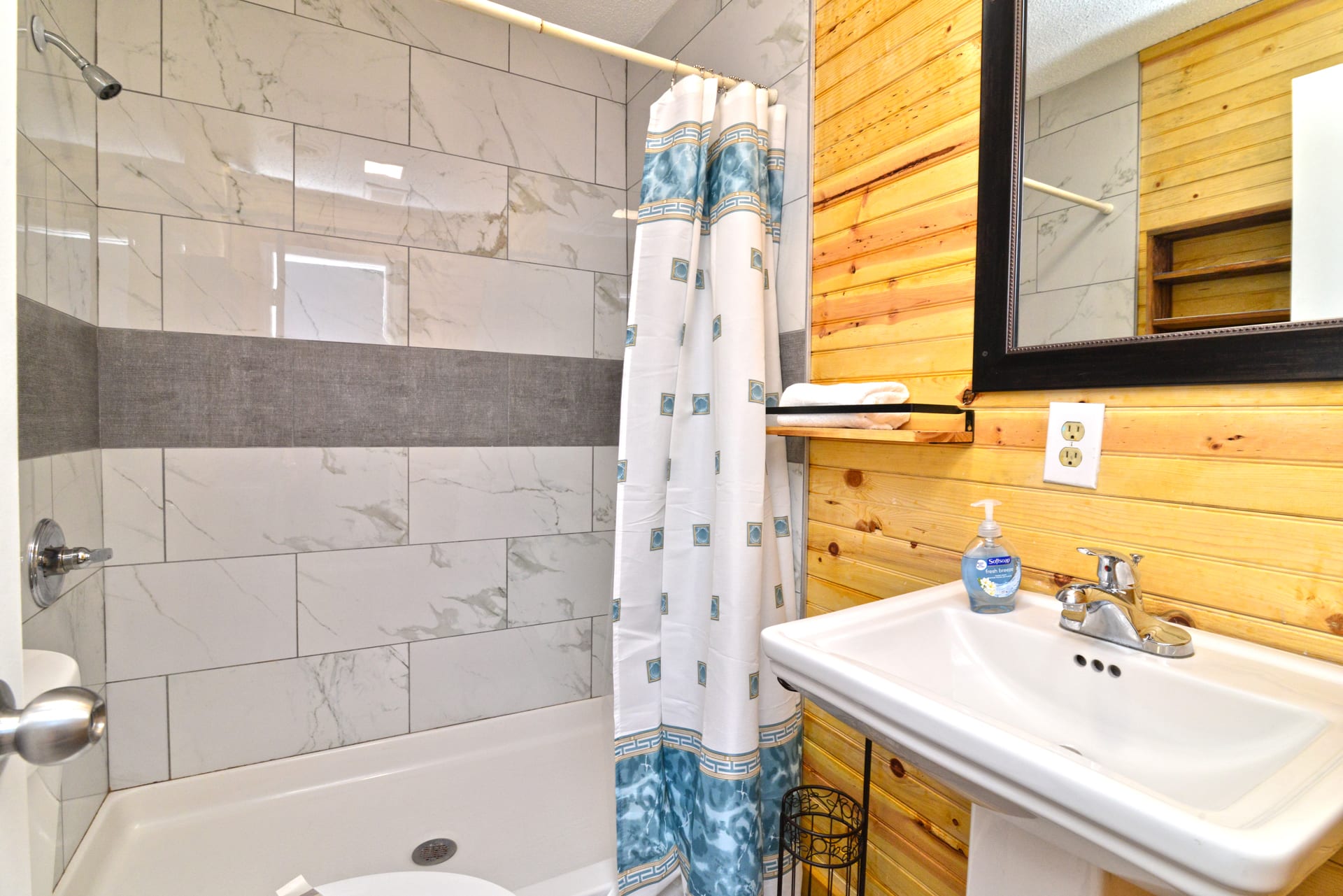 Full Bathroom