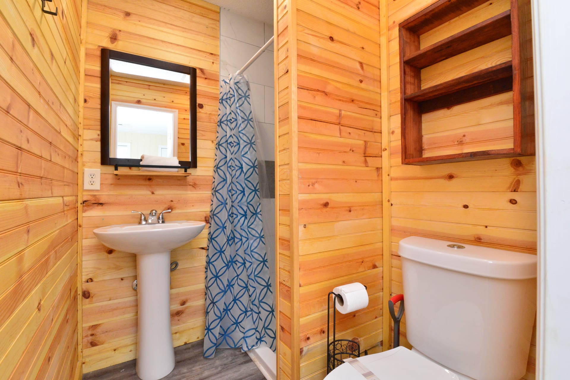 4 Full Bathrooms