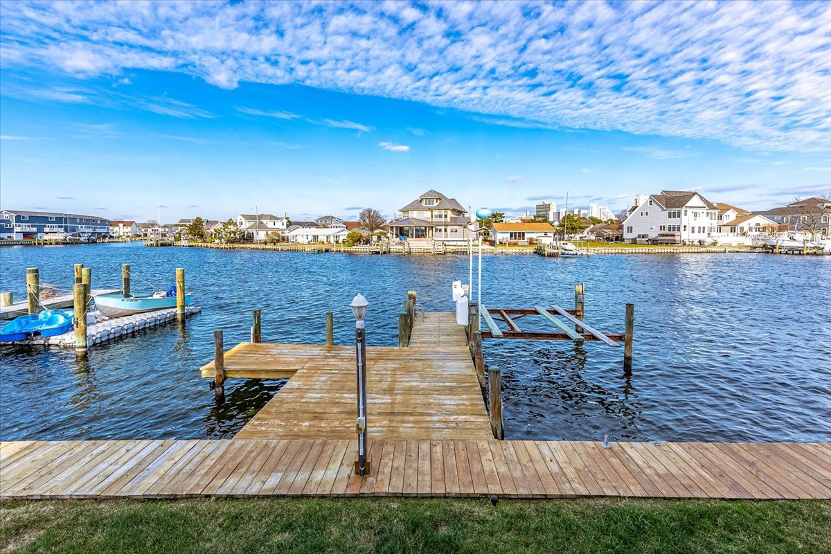 Large Four Bedroom Waterfront Home w Great Views