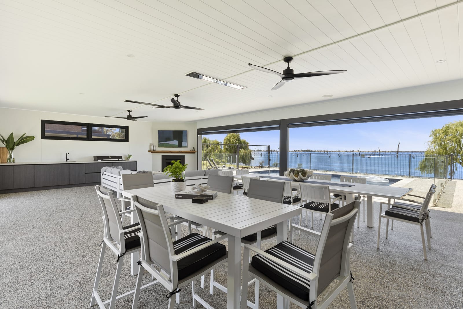 Elements on Waters Edge, Woodlands Estate Yarrawonga — Yarrawonga, Victoria — vacation rental