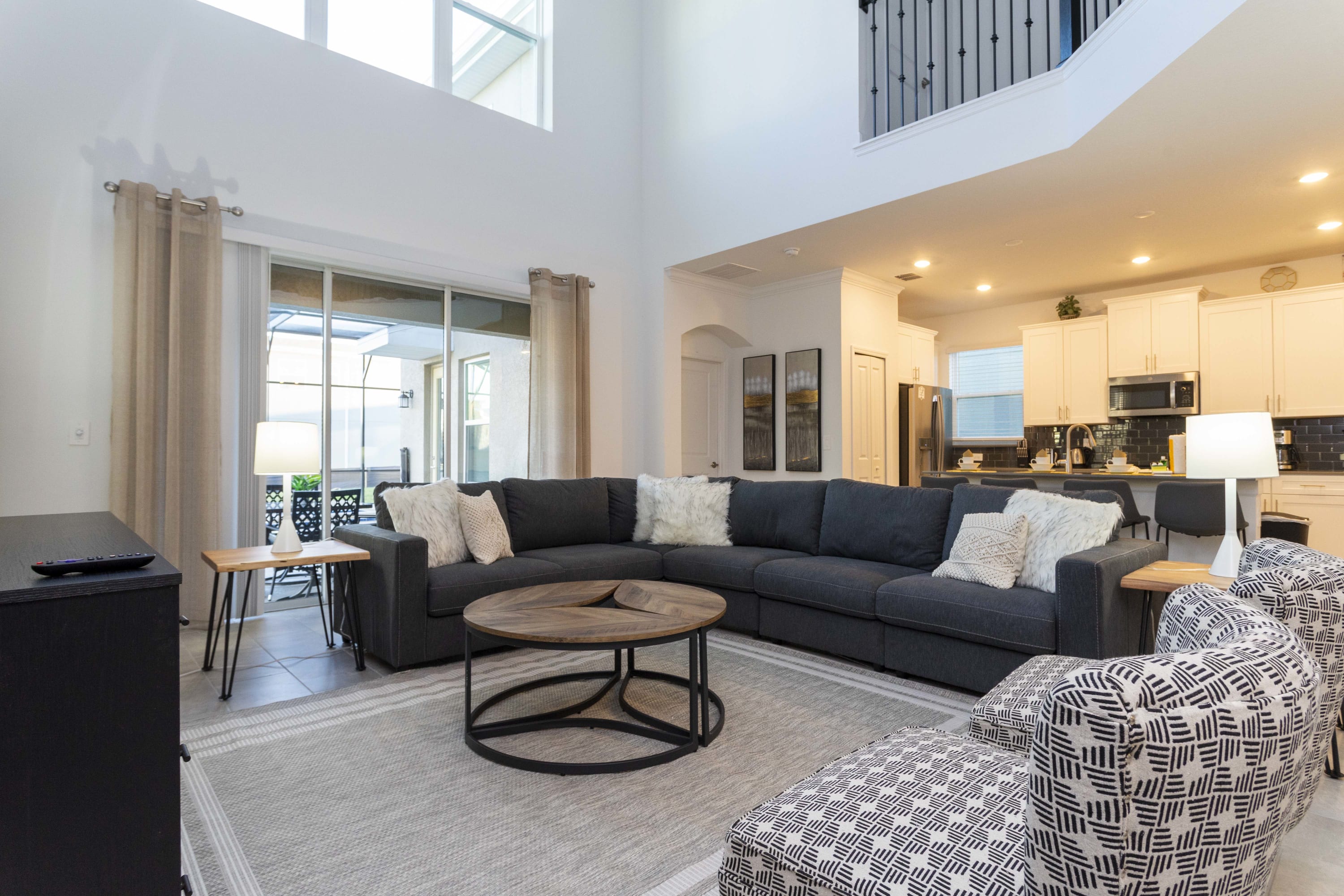 Beautiful spacious house near themed parks