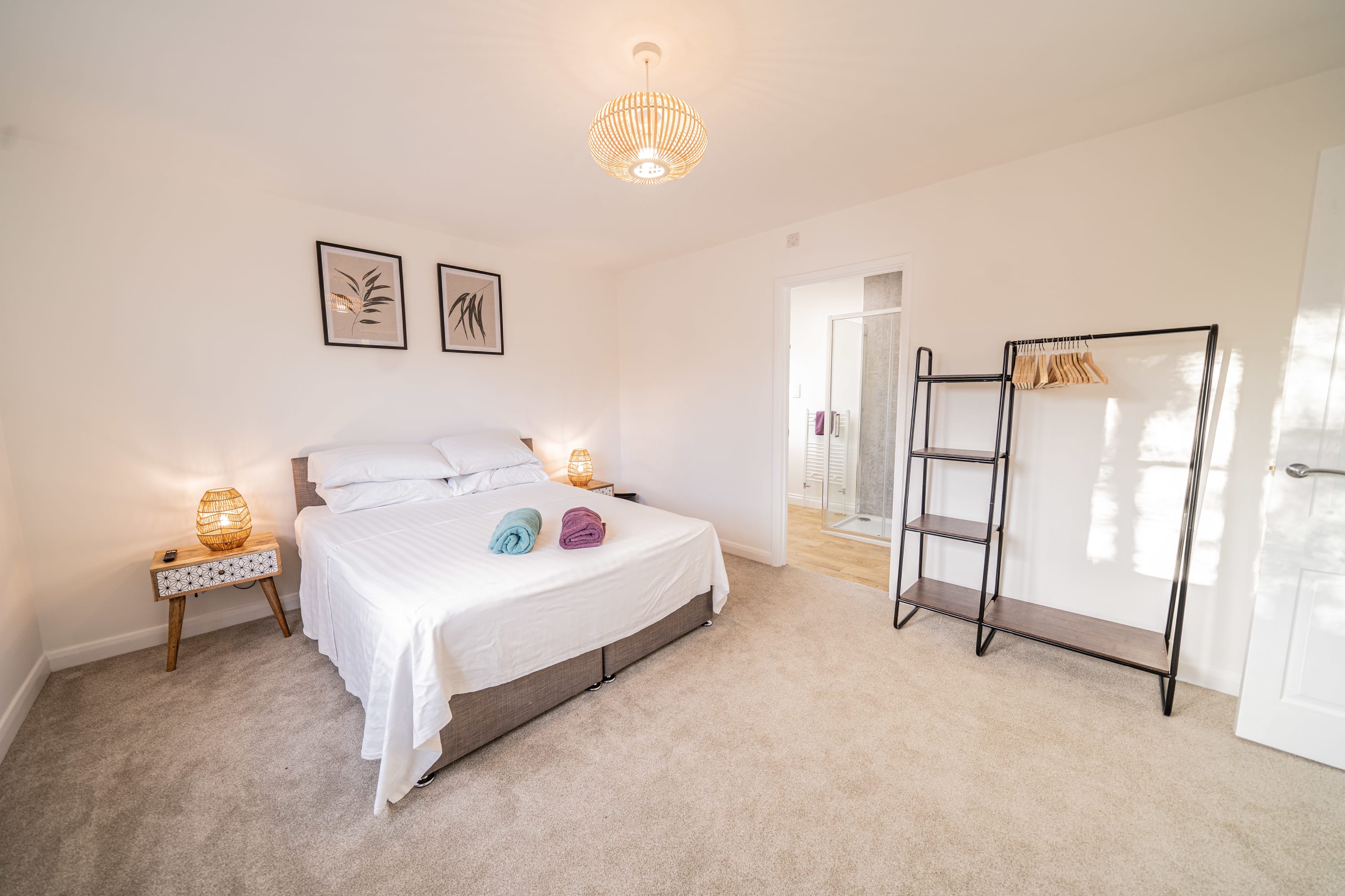 Middle Ashbrook  - up to 6 bed - 3.5 bathrooms in Westbrook Street OX11 9QA - Property image 2 - VivreStays