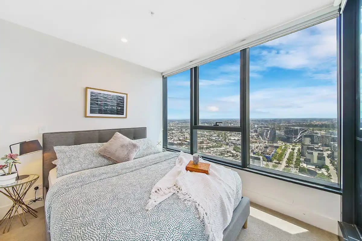 A Cozy & Modern 2BR Apartment, Fantastic Views — Melbourne, Victoria — vacation rental