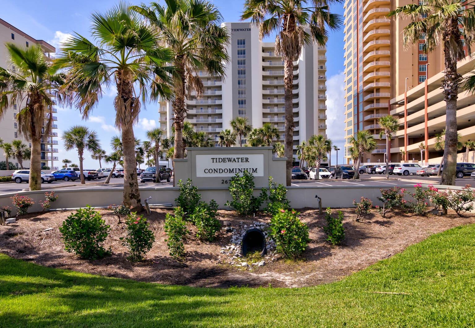 Delightful beachfront condo indoor outdoor pool | Photo 2