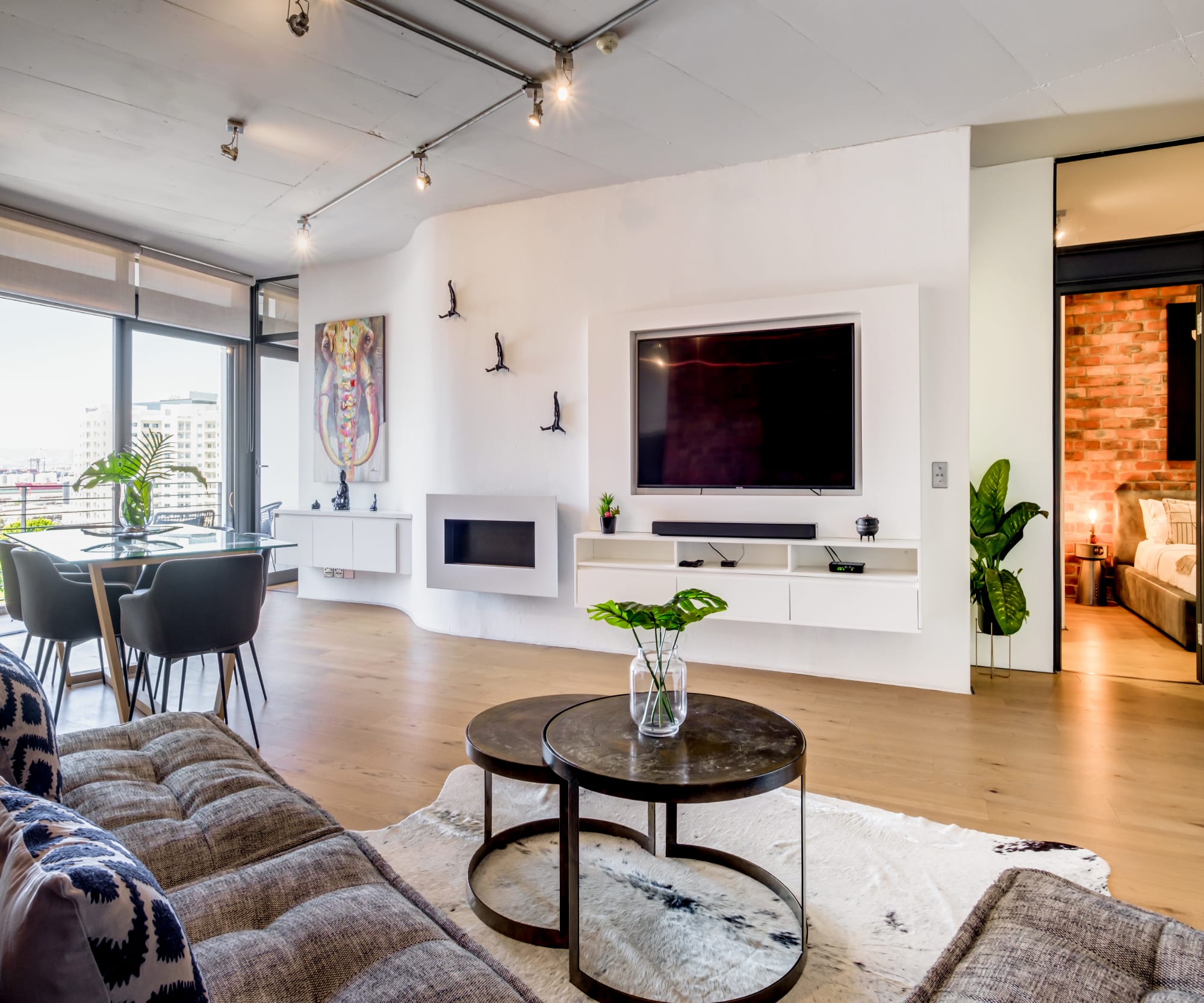Chic Fully Equipped Apartment in the Heart of Cape Town Tribeca Condo | Photo 3