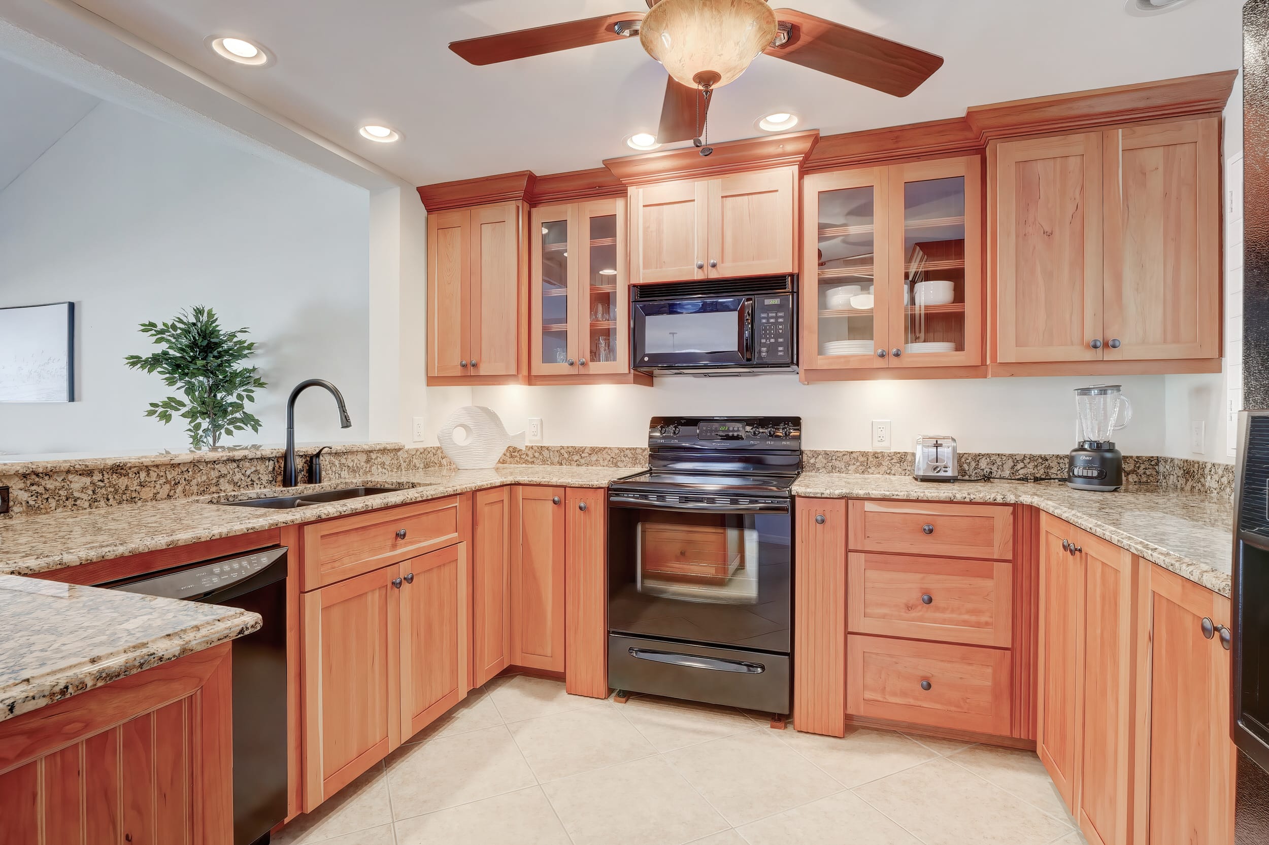 A 2 Waterfront Condo Near Naples Bay Beaches | Photo 6