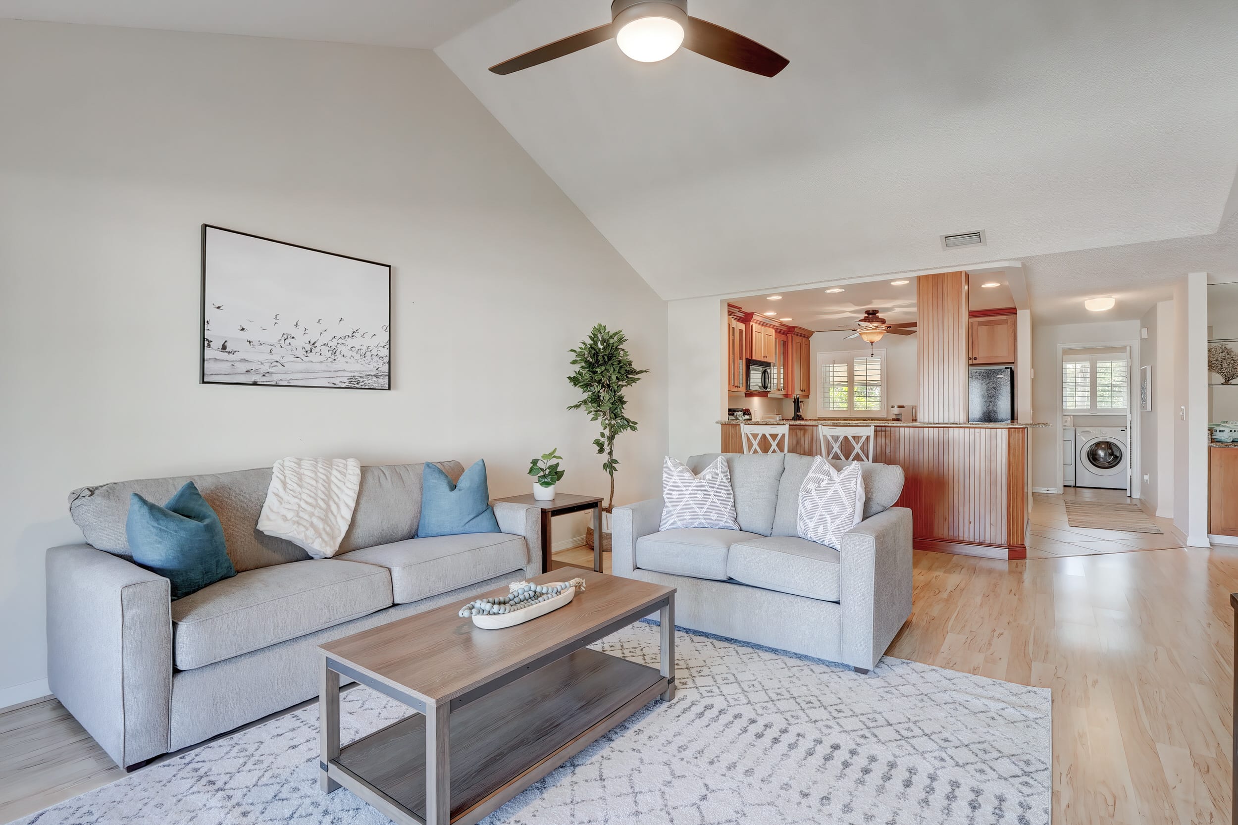 A 2 Waterfront Condo Near Naples Bay Beaches | Photo 17