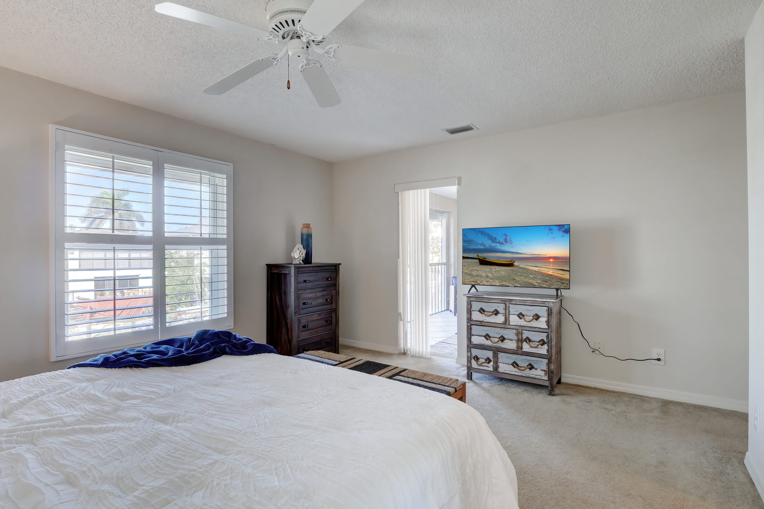 A 2 Waterfront Condo Near Naples Bay Beaches | Photo 20