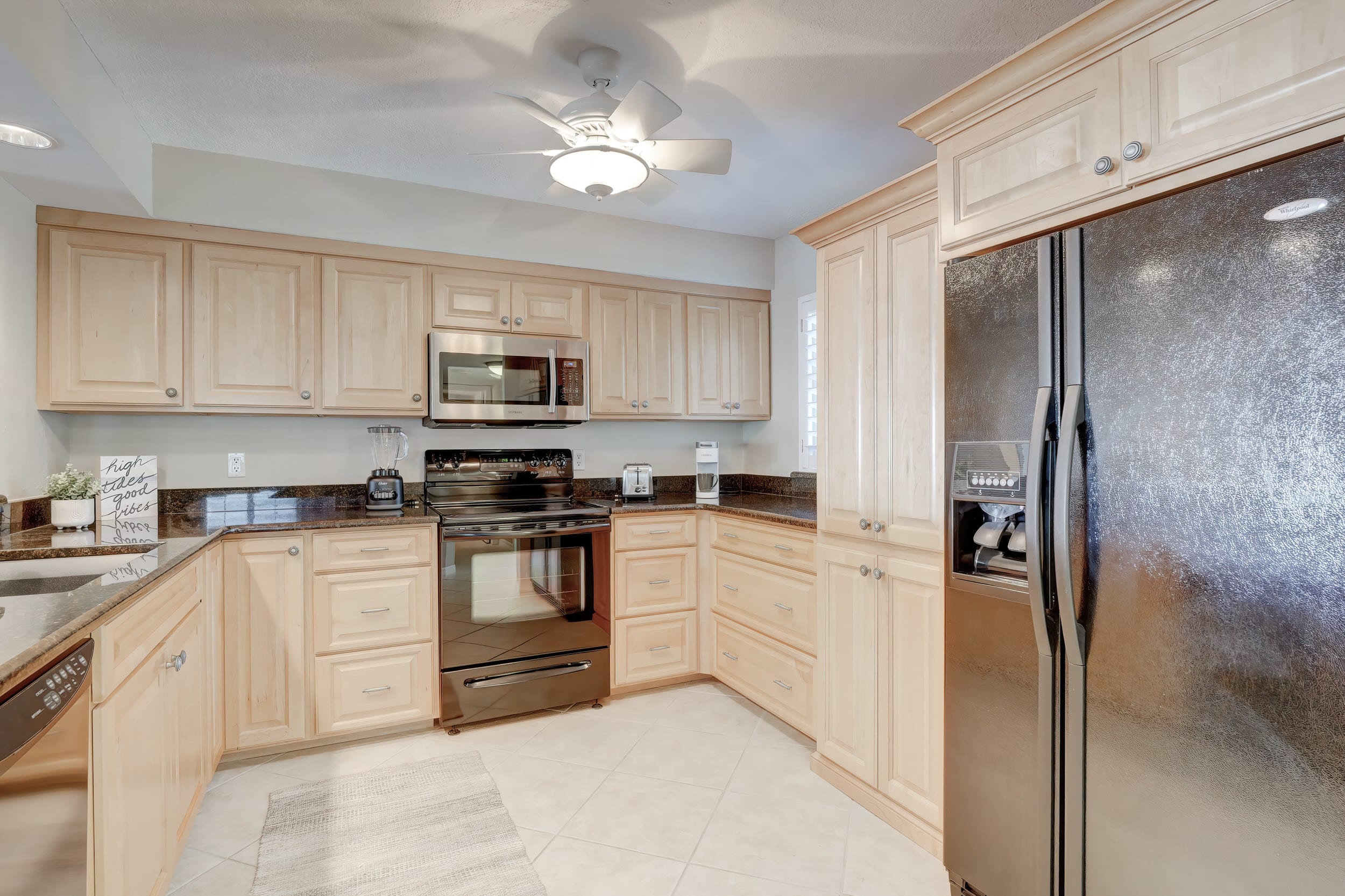 A 1 Waterfront Condo Near Naples Bay Beaches 7