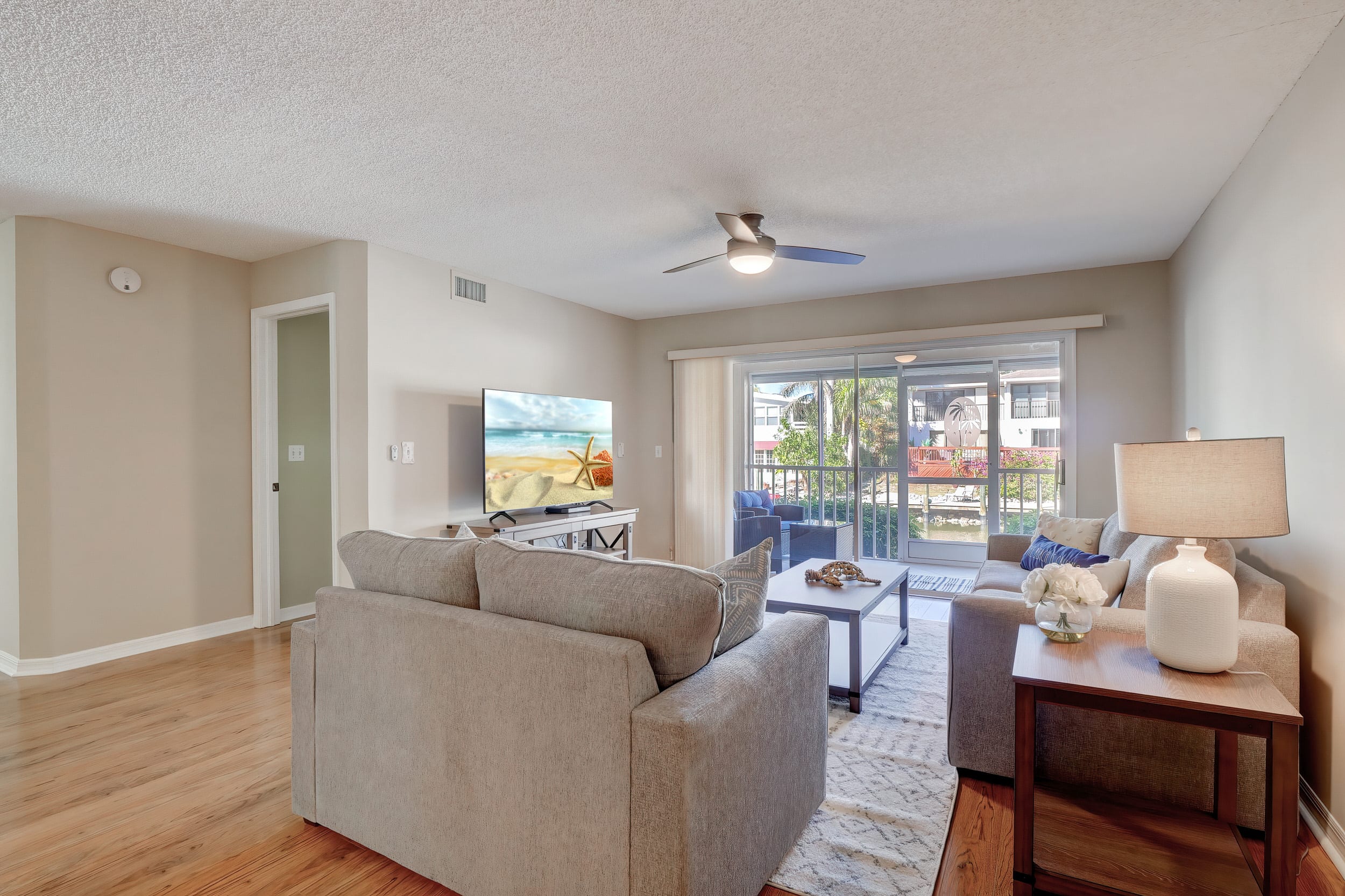 A 1 Waterfront Condo Near Naples Bay Beaches 16