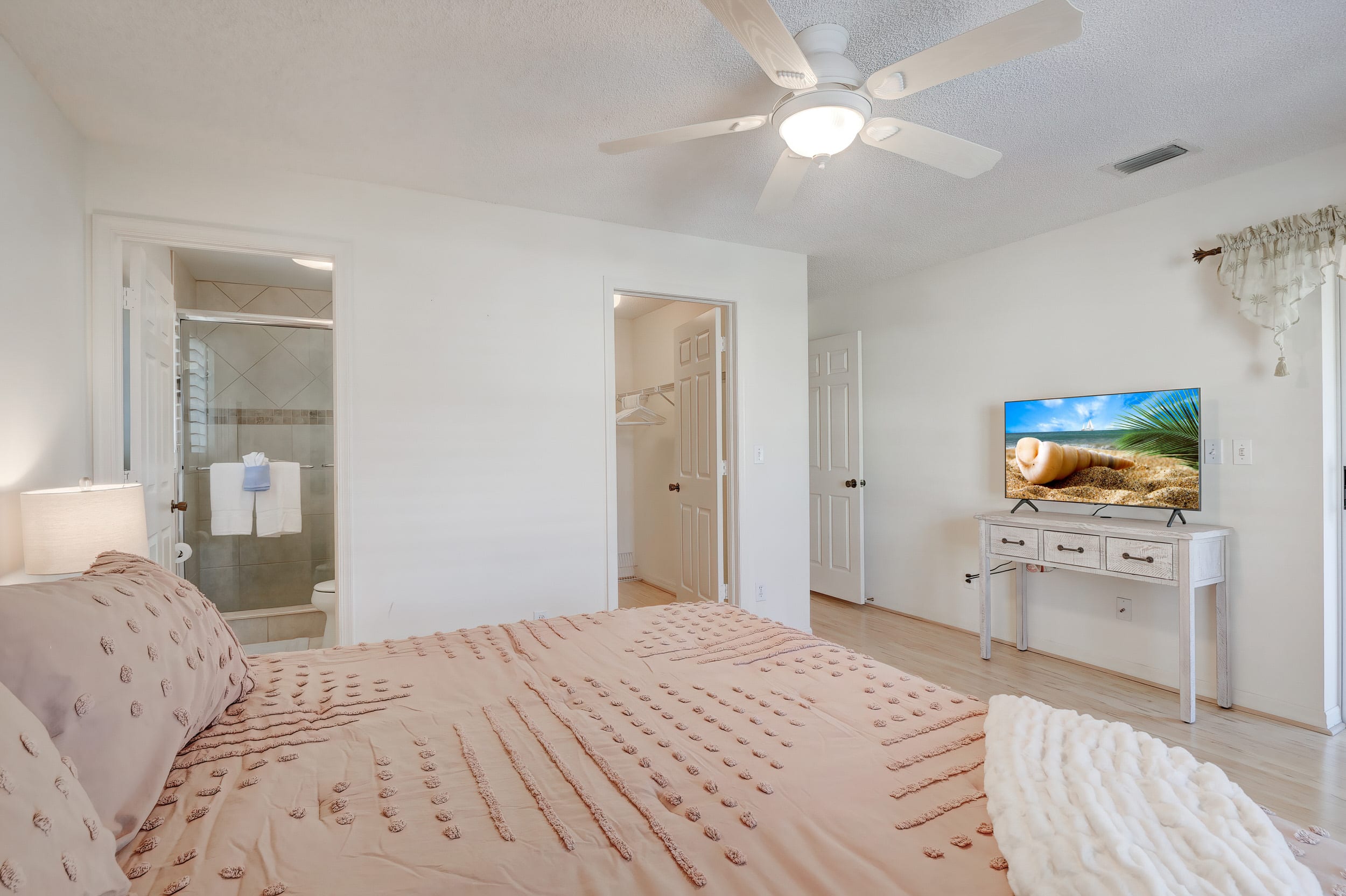 B 2 Waterfront Condo Near Naples Bay Beaches | Photo 19