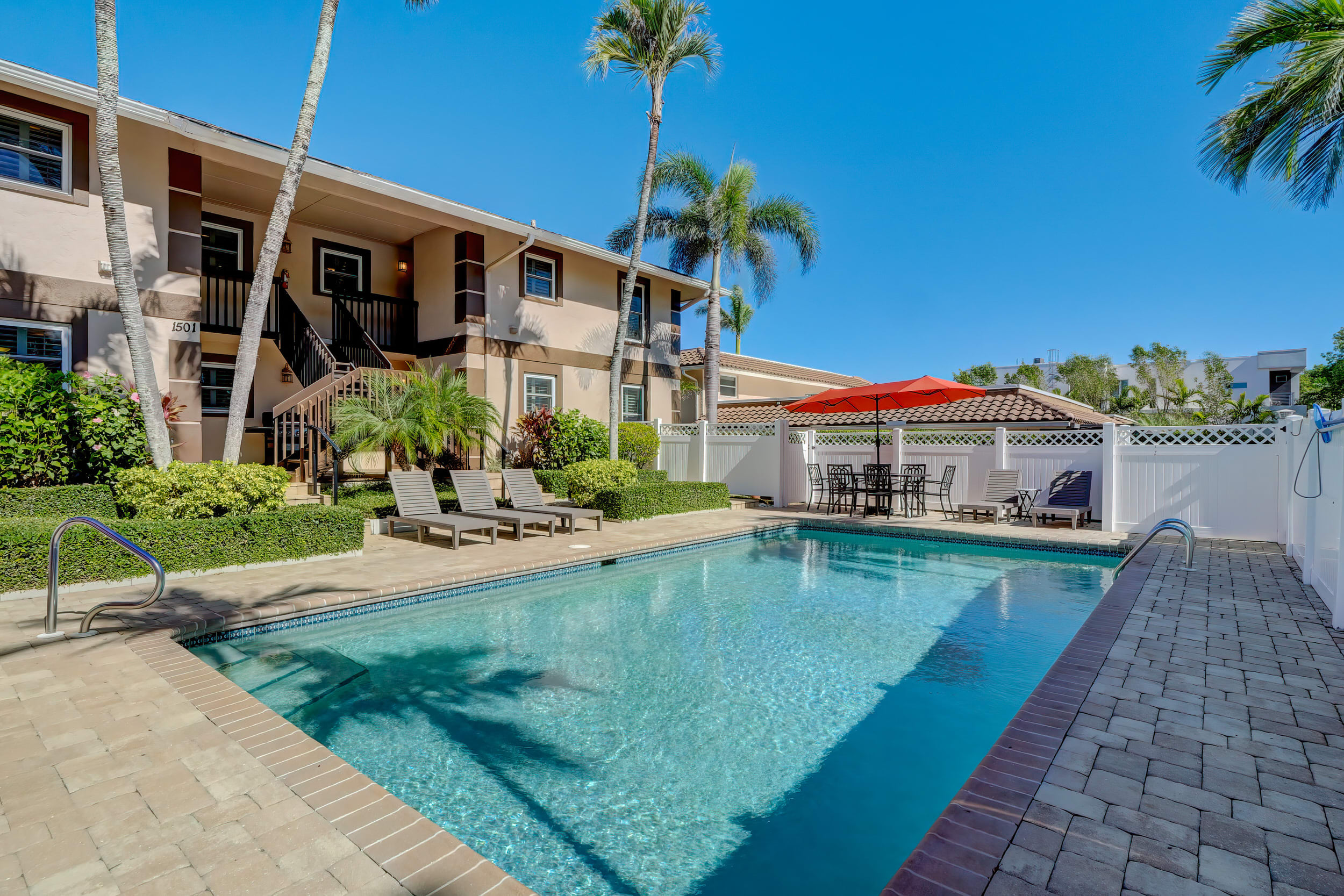 A 2 Waterfront Condo Near Naples Bay Beaches | Photo 28