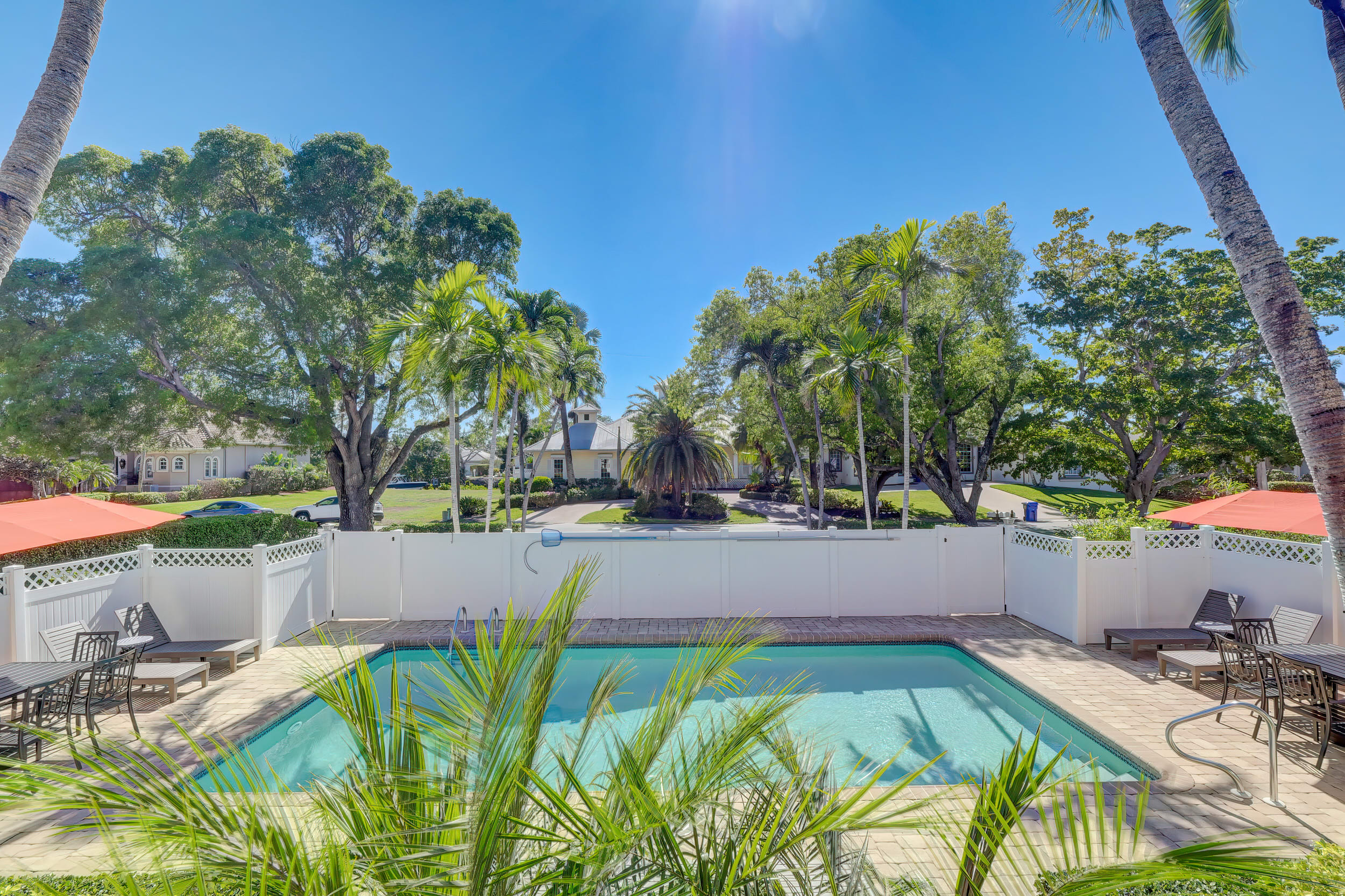 A 2 Waterfront Condo Near Naples Bay Beaches | Photo 33