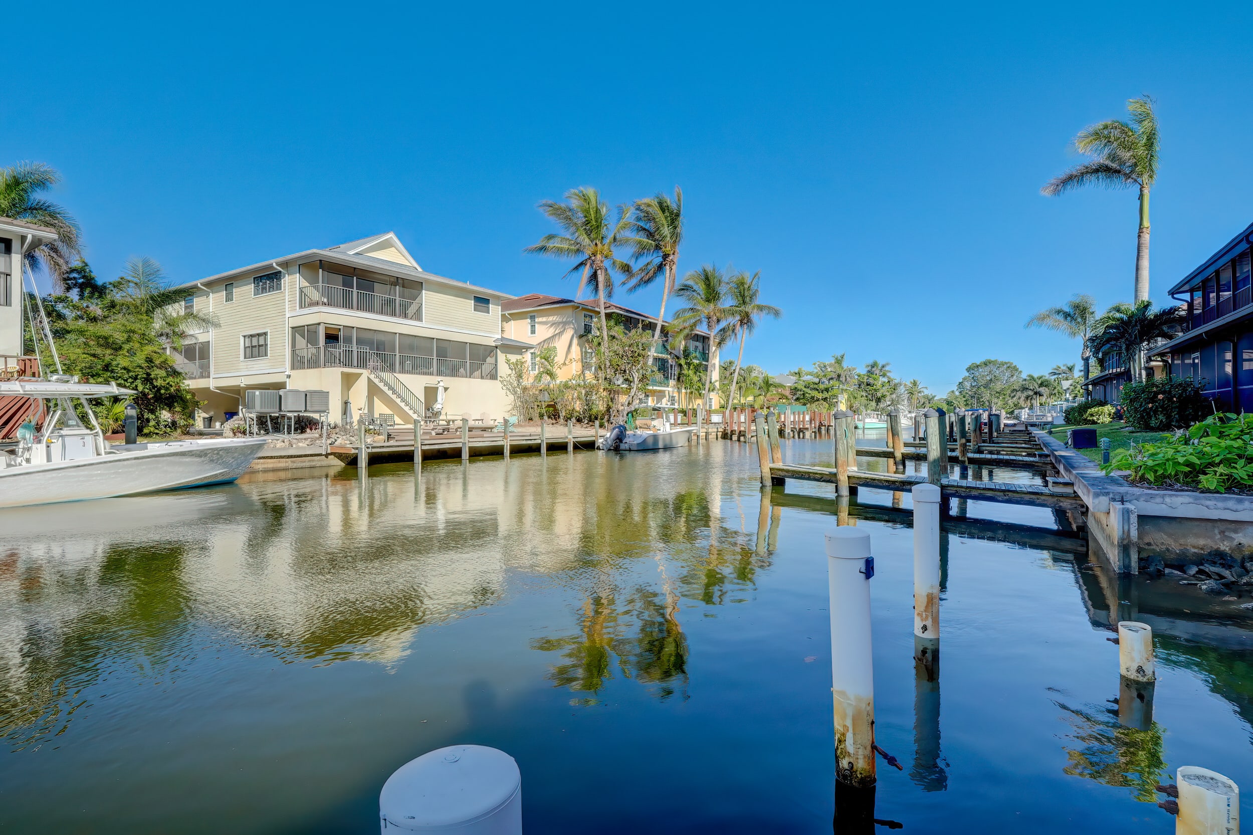 A 2 Waterfront Condo Near Naples Bay Beaches | Photo 35