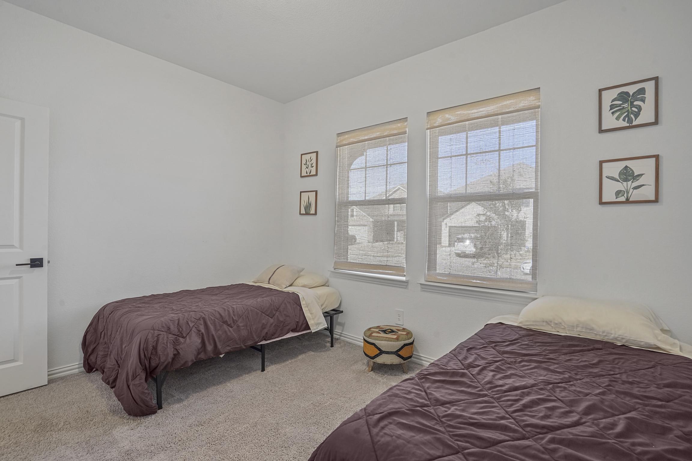 Twin room- now updated with 2 twin bunk beds and 2 trundle beds) 6 beds total.