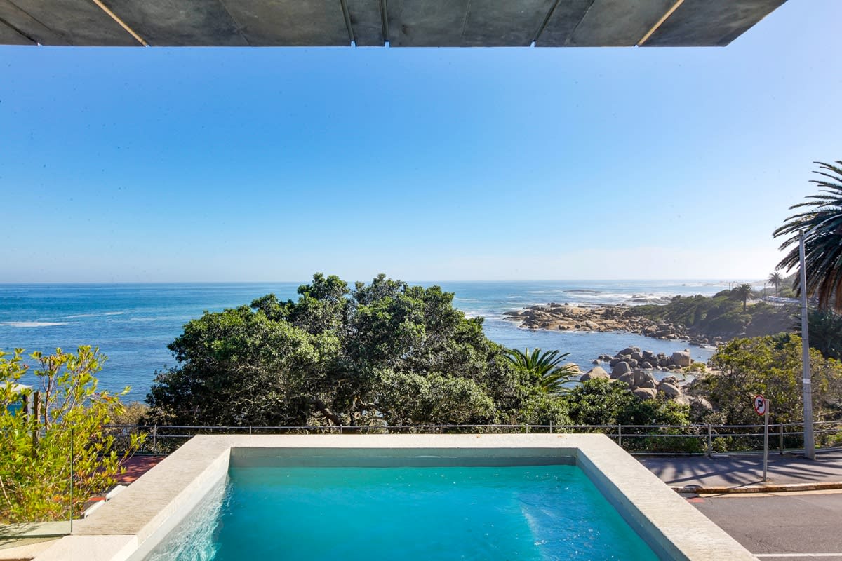 Modern Seaside Apartment w Incredible Views Lillamton