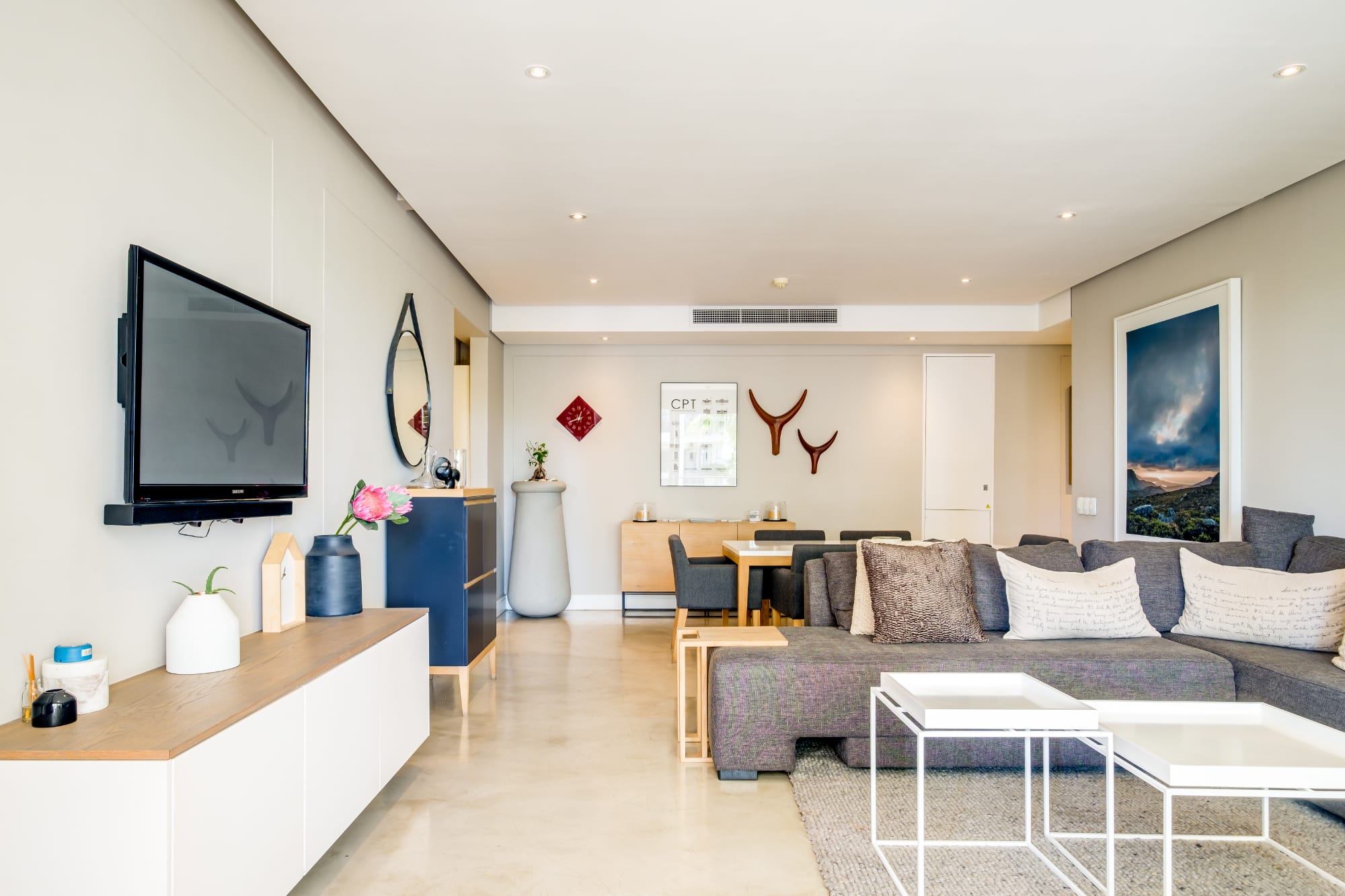 Modern Waterfront Apartment w Canal Views Gulmarn 201 | Photo 2