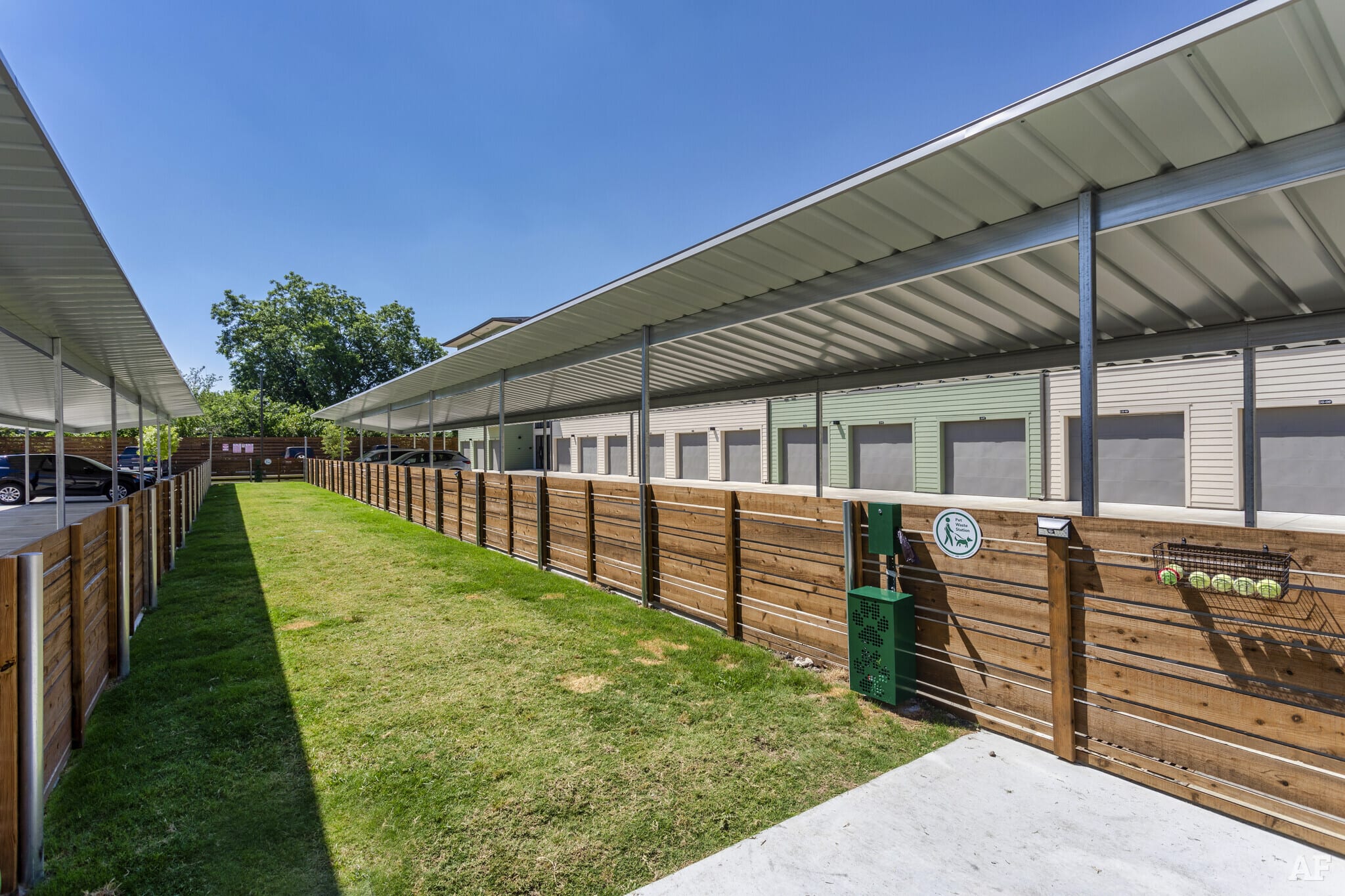 Downtown Modern Bungalow - Picture 31