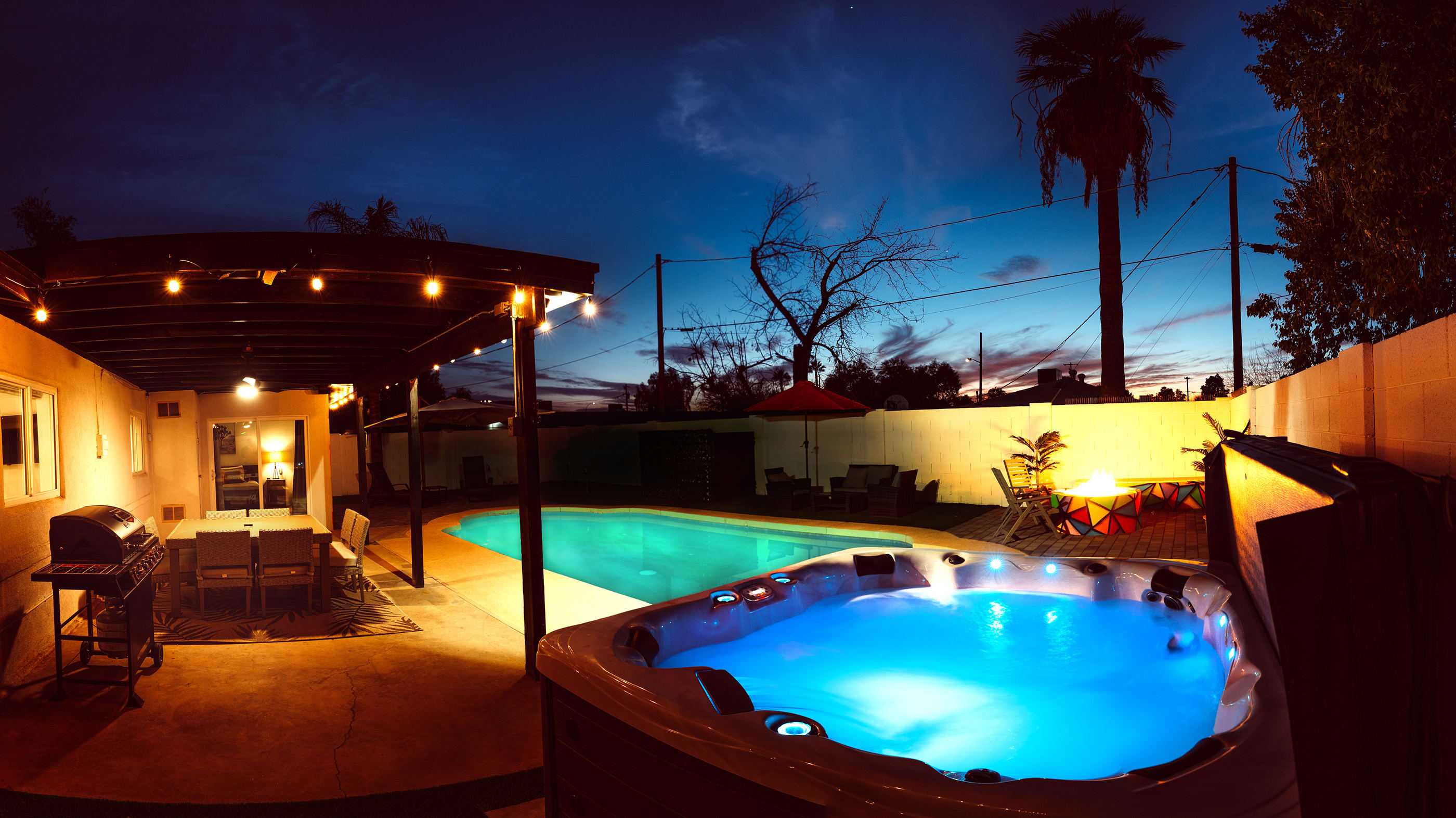 Enjoy the Hot Tub and Pool in this Amazing backyard!