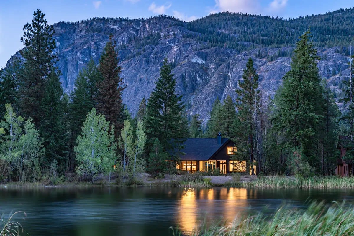 Apres Cabin Luxury Lake Front Cabin in Mazama — Mazama, WA — vacation rental