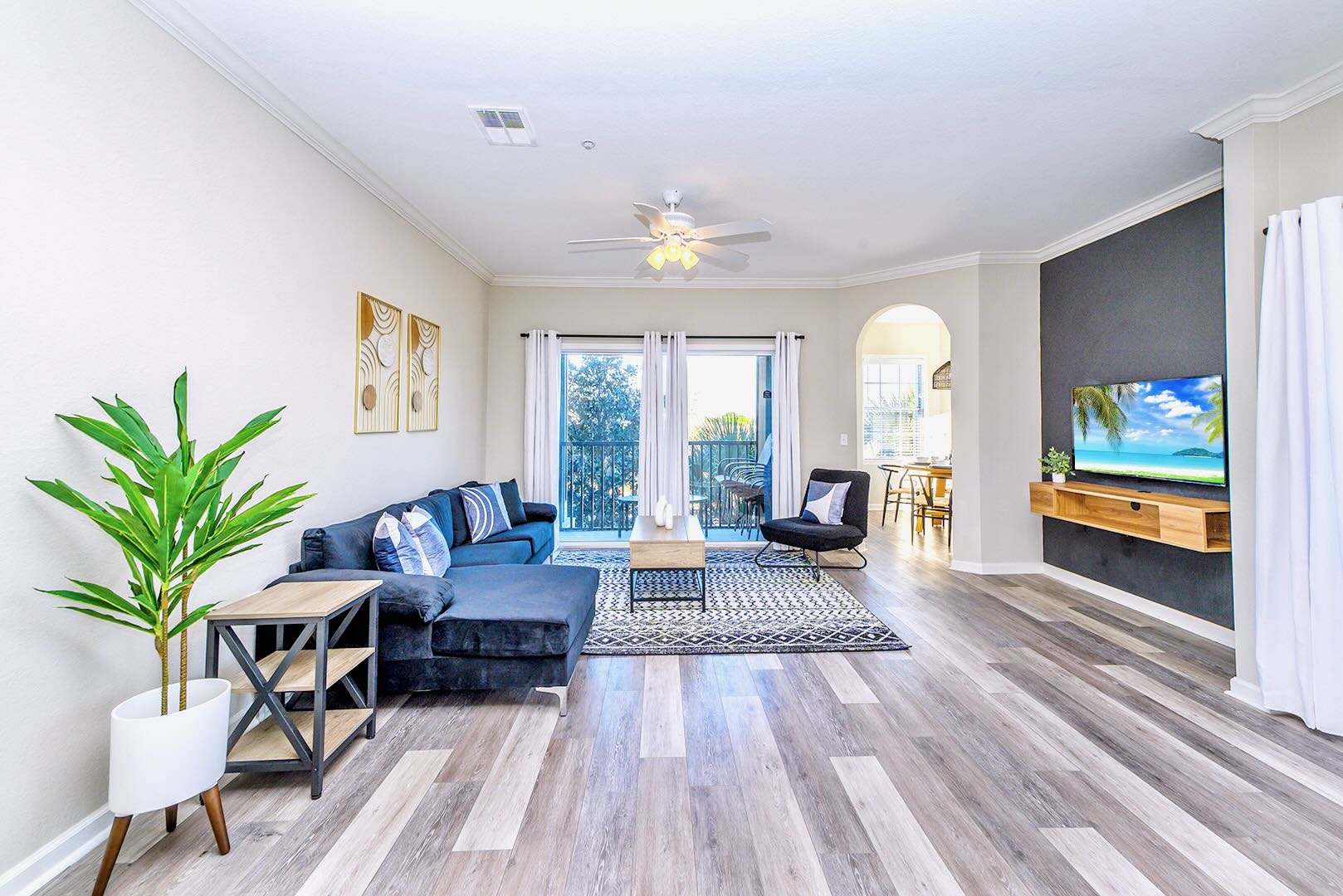 Cozy 2BR Condo Private Balcony Near Disney