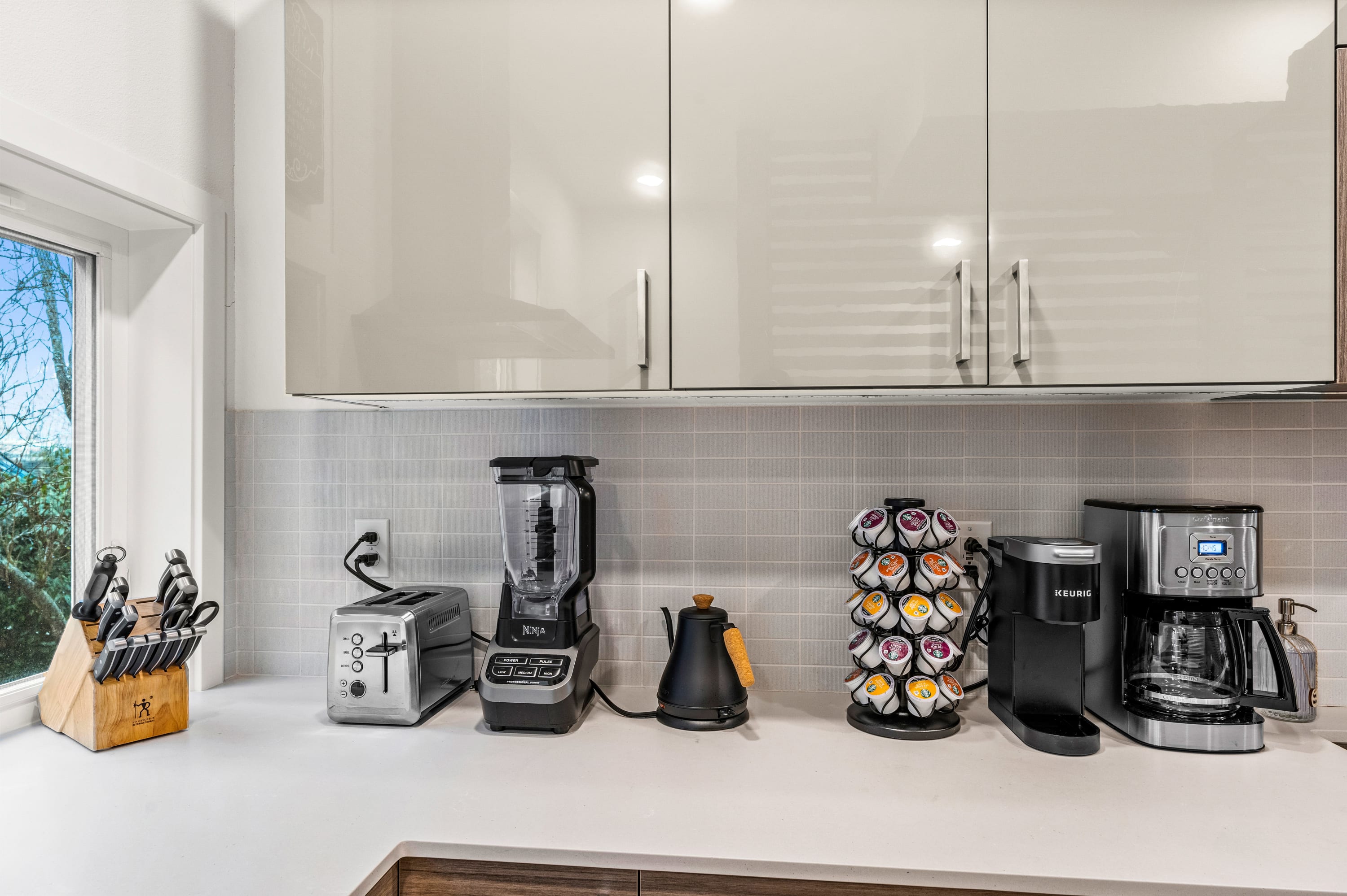 The kitchen is fully equipped with Toaster, blender, Keurig, K cups, Drip Coffee and more!