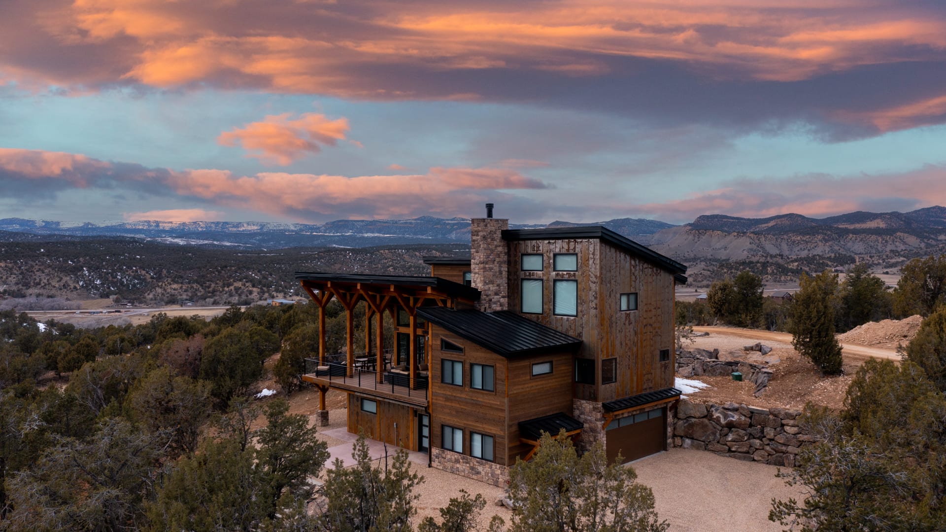 Luxury Zion Retreat | Views, Hot Tub & Sleeps 14 — Orderville, UT — vacation rental