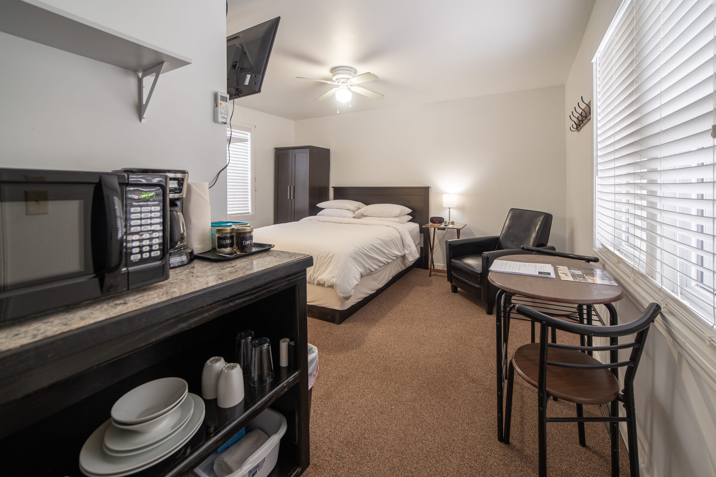 Room 9 at Inland Lakes Motel, Indian River, MI — Indian River, MI — vacation rental