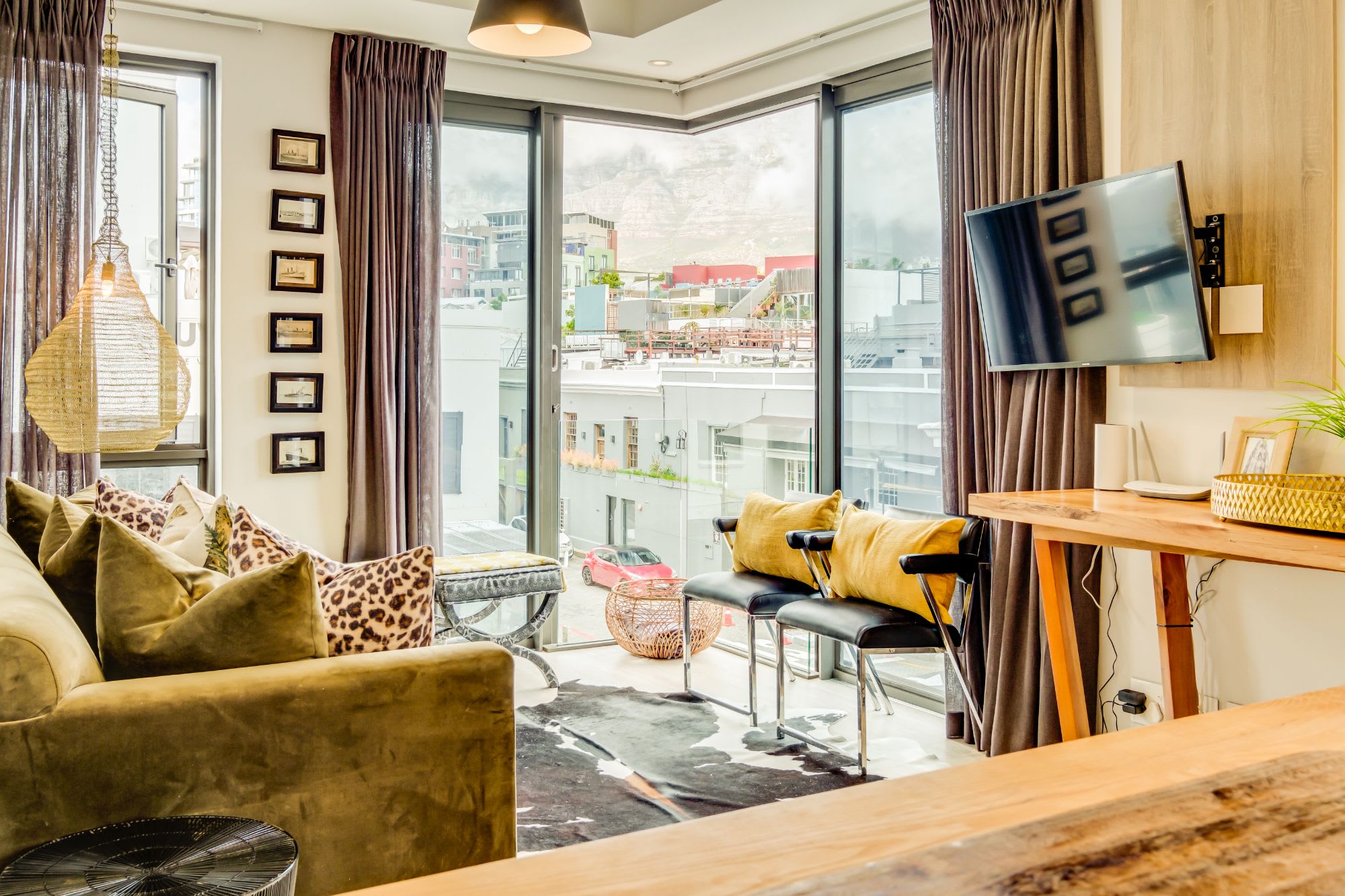 Gorgeous Apartment in Bustling De Waterkant 304 on N | Photo 2