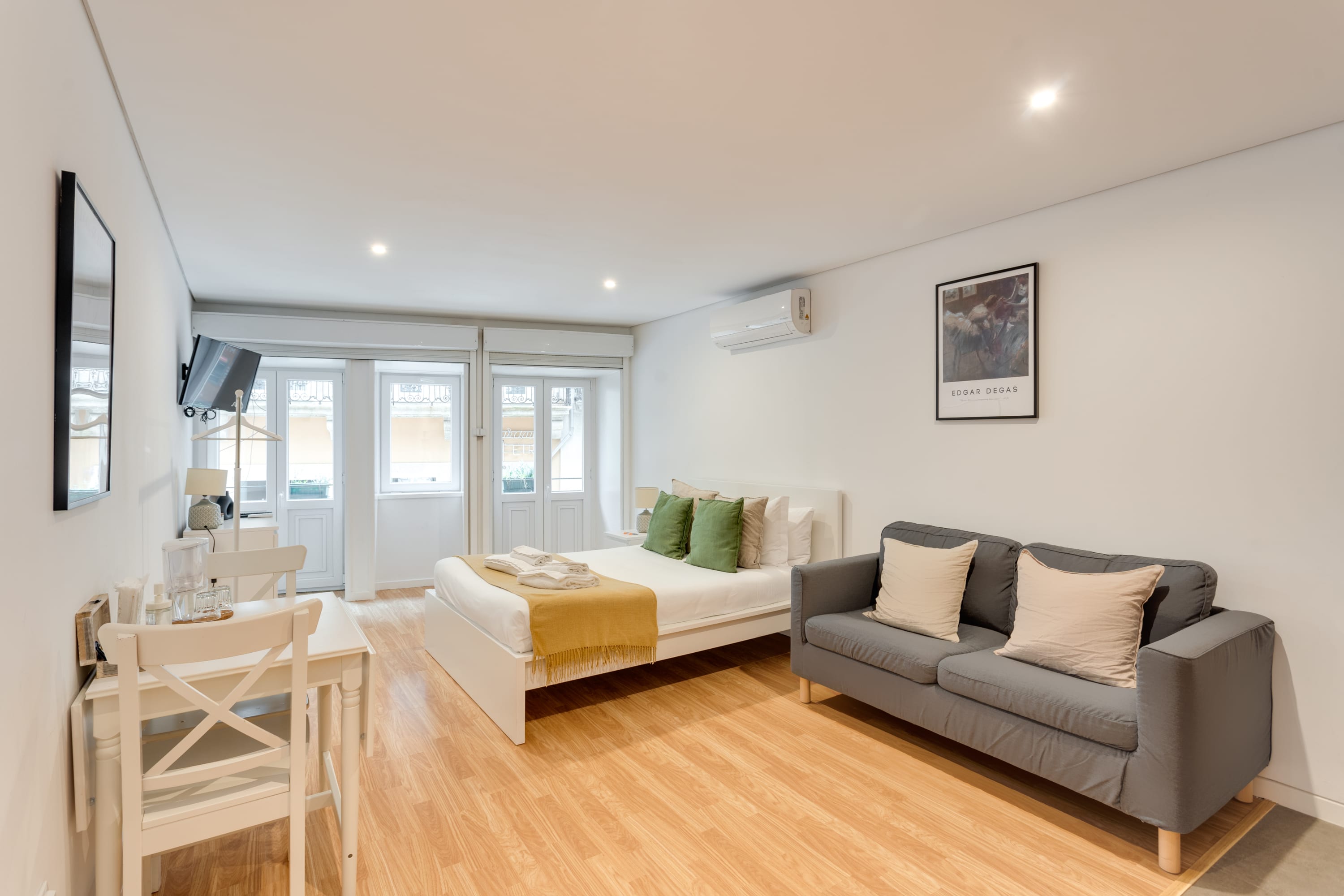 Bonjardim Studio Balcony by DA'HOME — Porto, Porto — vacation rental