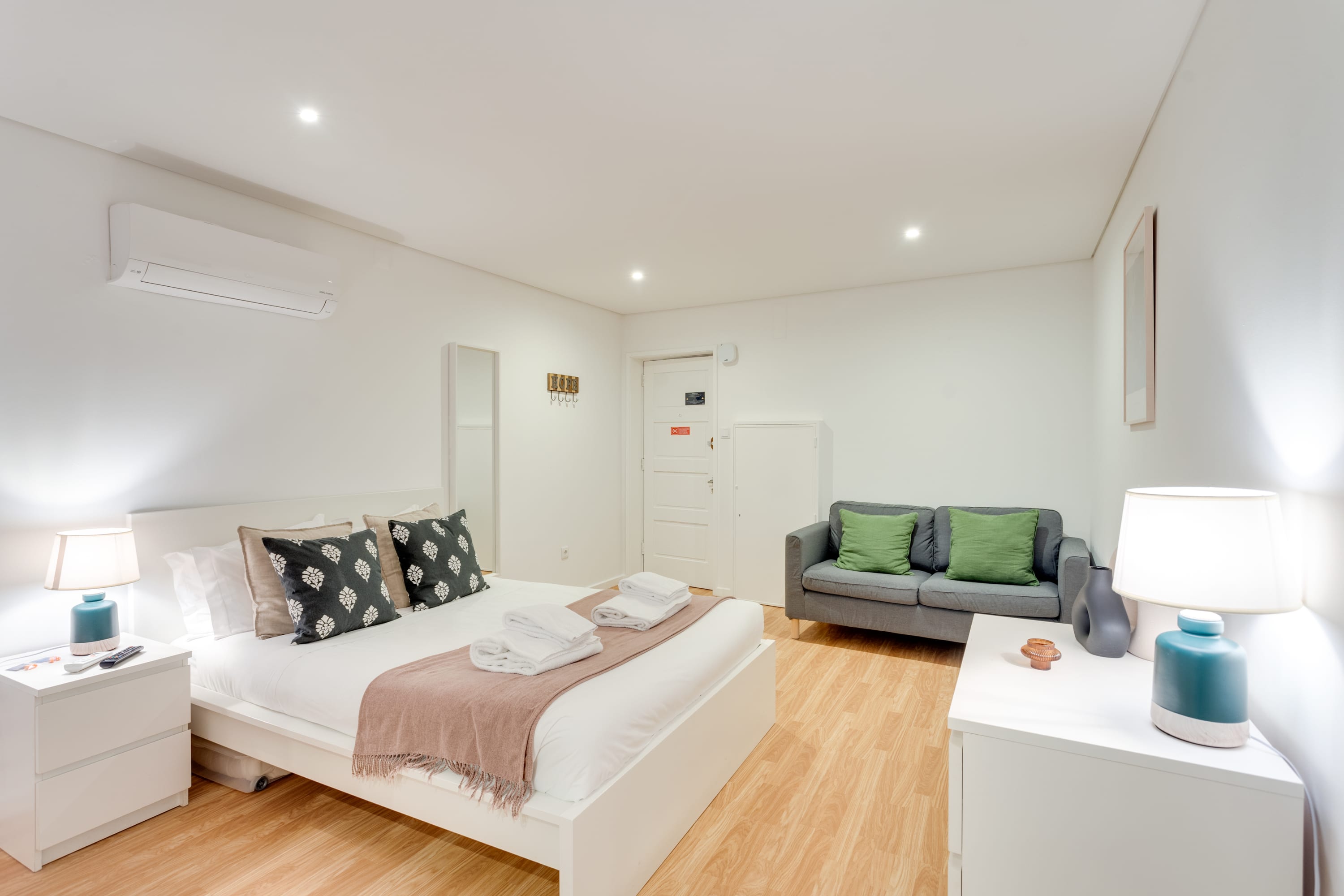 Bonjardim Downtown Studio by DA'HOME — Porto, Porto — vacation rental
