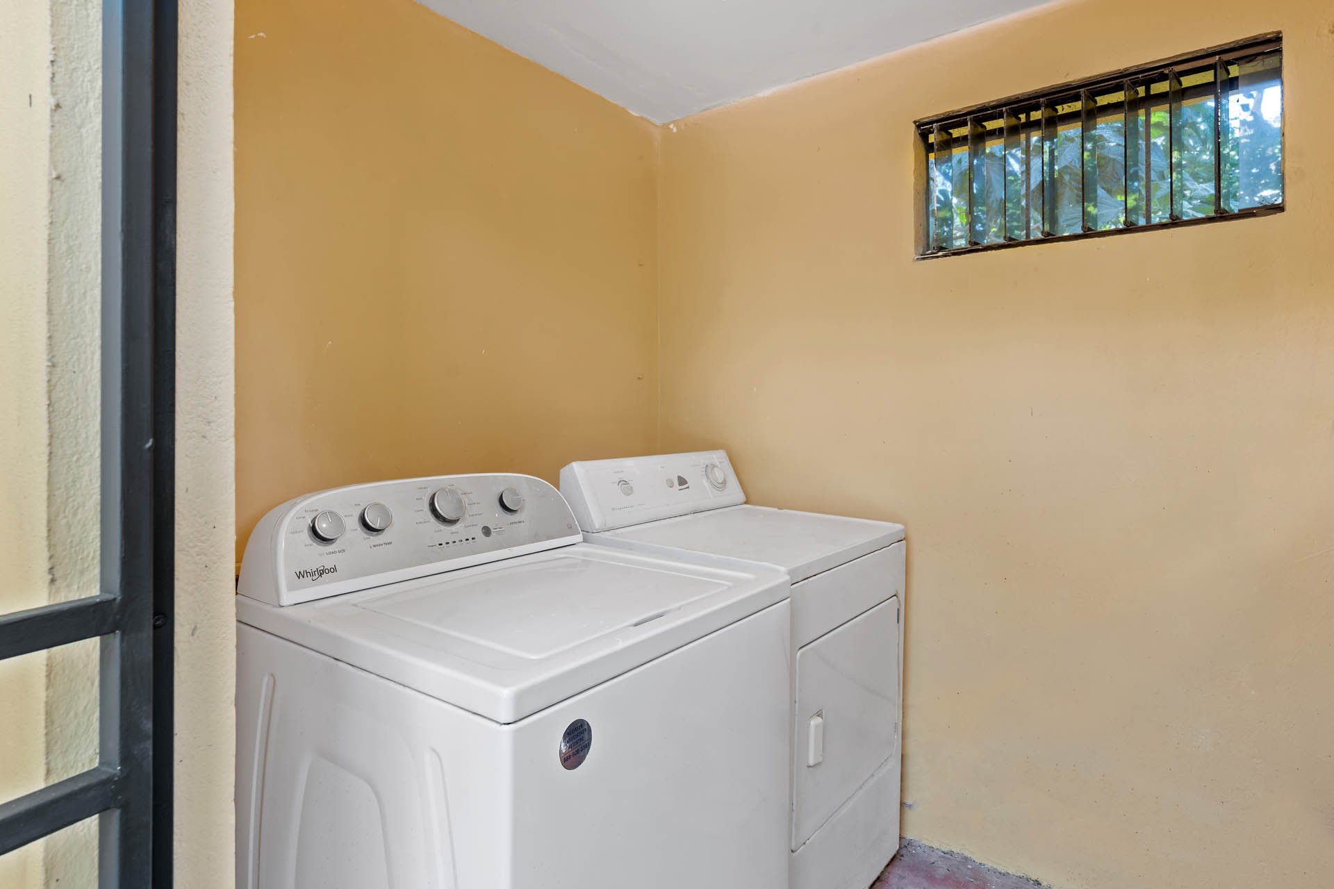 Wash and dryer area