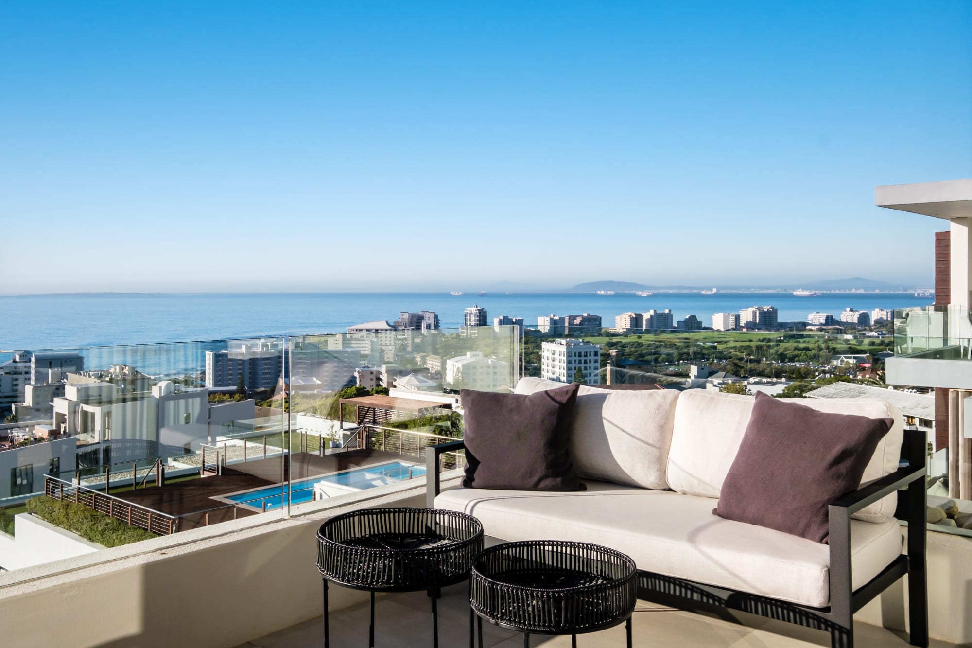 Luxurious Penthouse w Sweeping Views Sea Point Penthouse