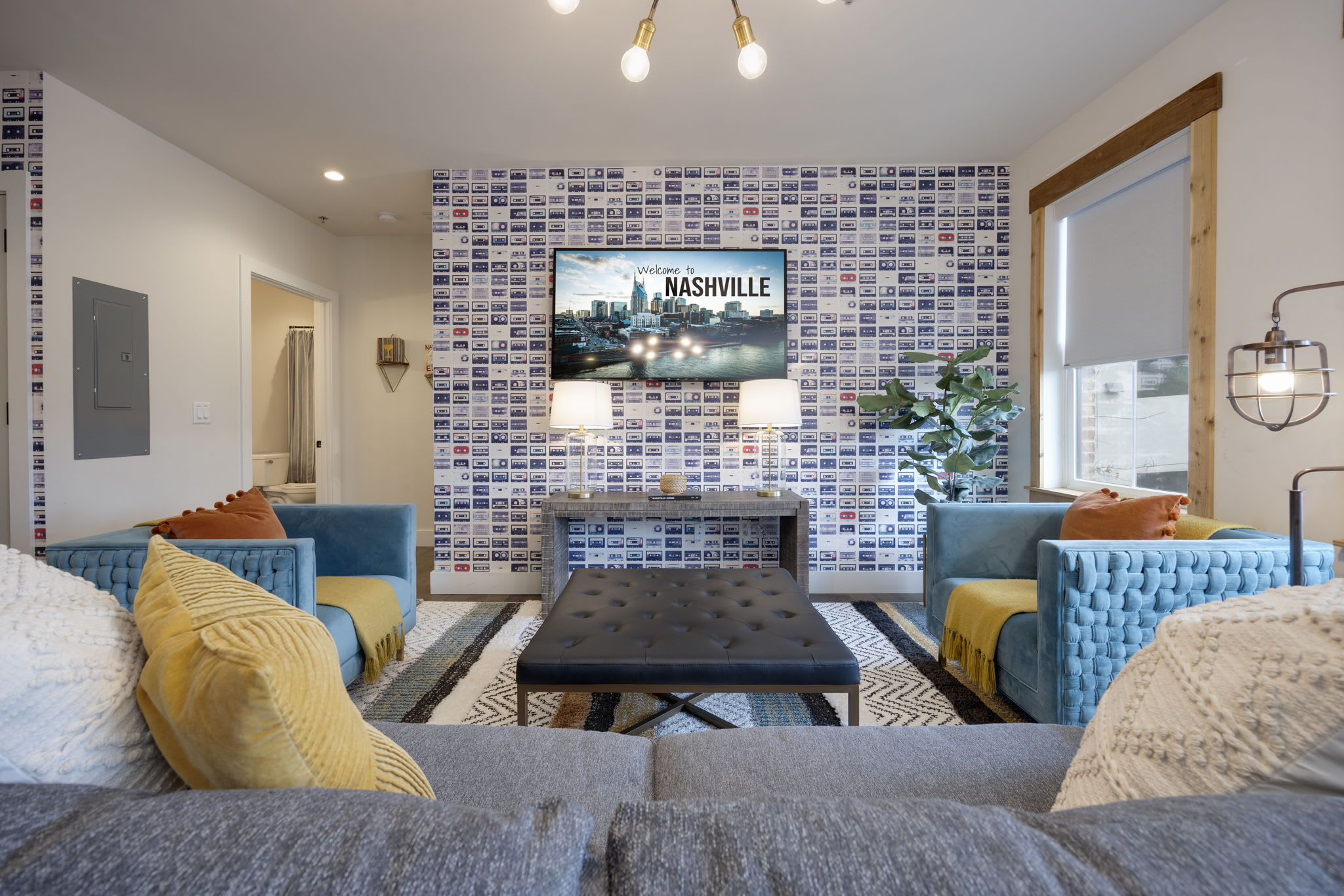 Modern 2BR Gulch Condo |Sleeps 8|Walkable Downtown