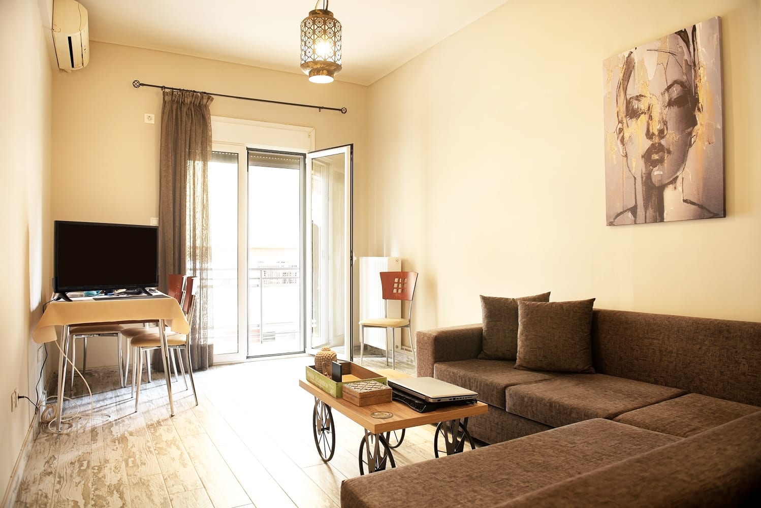 Bright 2 bedroom apartment in Exarchia - Foto 1