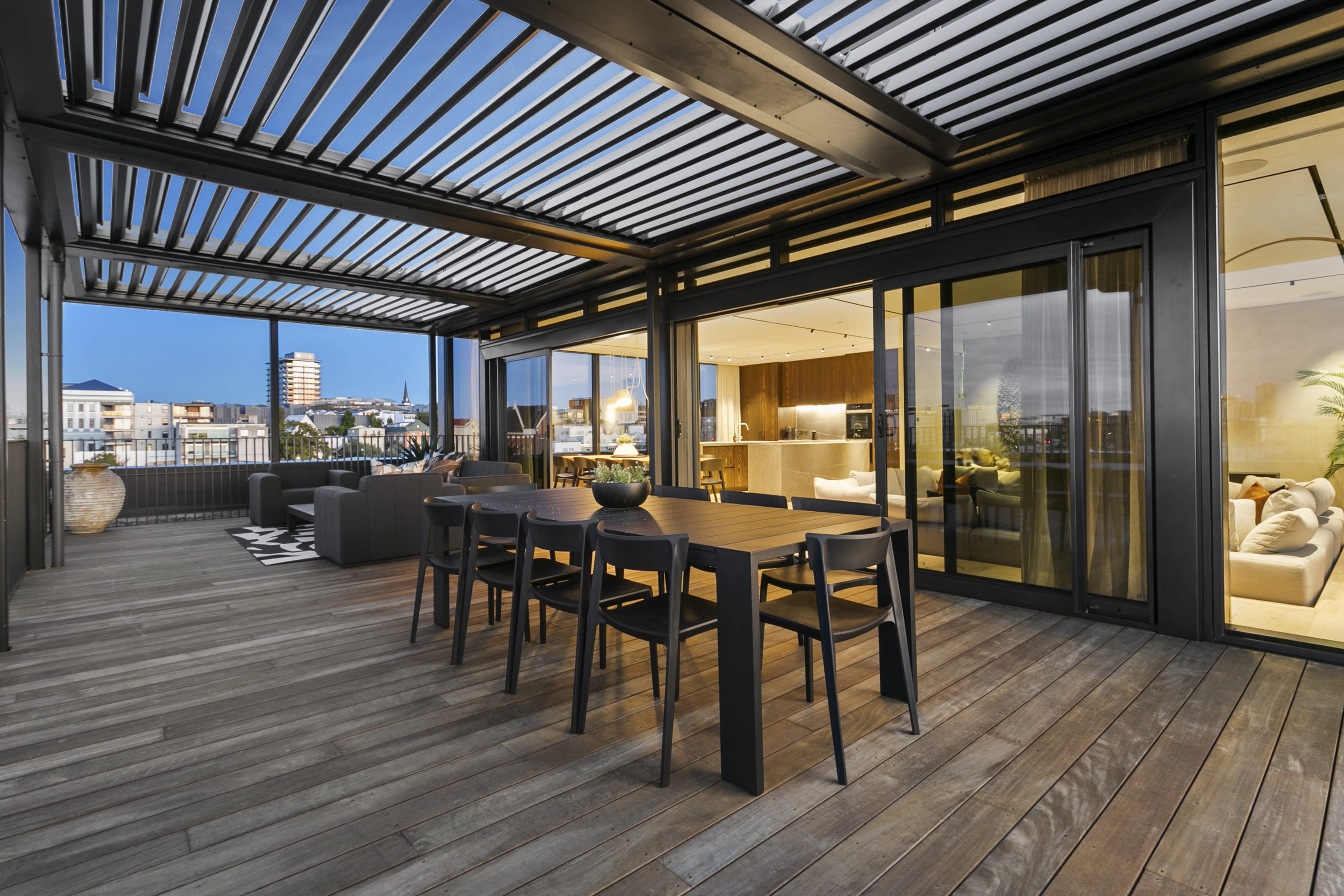 Incredible rooftop penthouse - Image 4