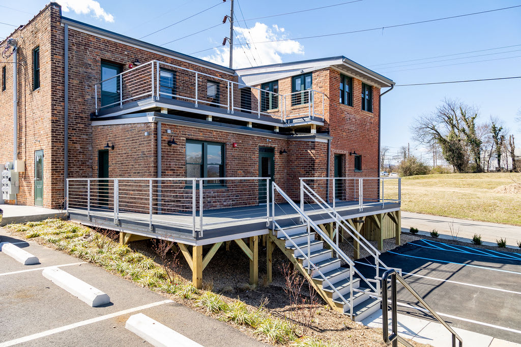 Luxury multi-unit historic building near downtown - Picture 1