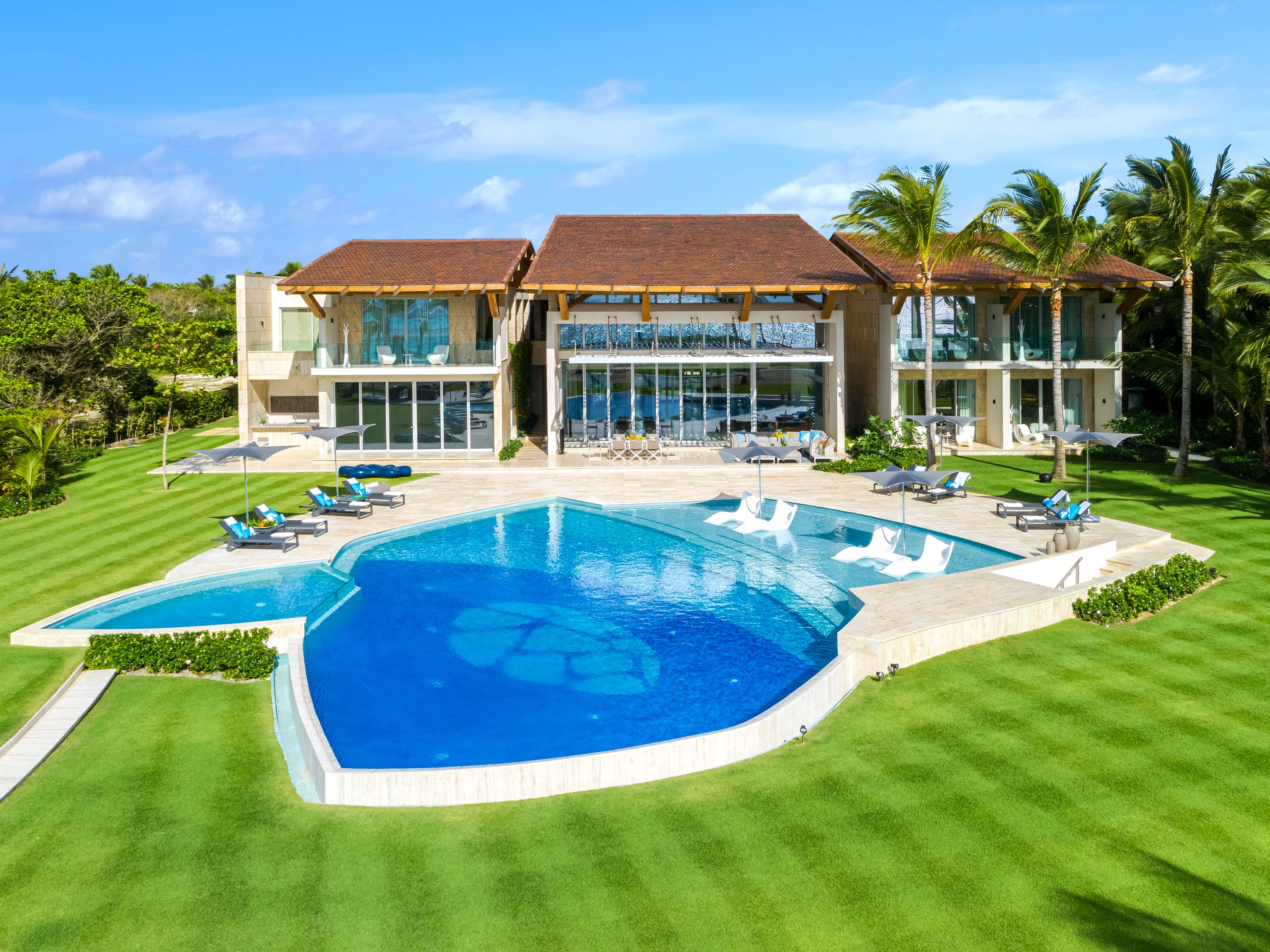 Arrecife 15 - Villa Tartaruga 8 BDR Ocean Front Modern Villa — Punta Cana, La Altagracia — vacation rental